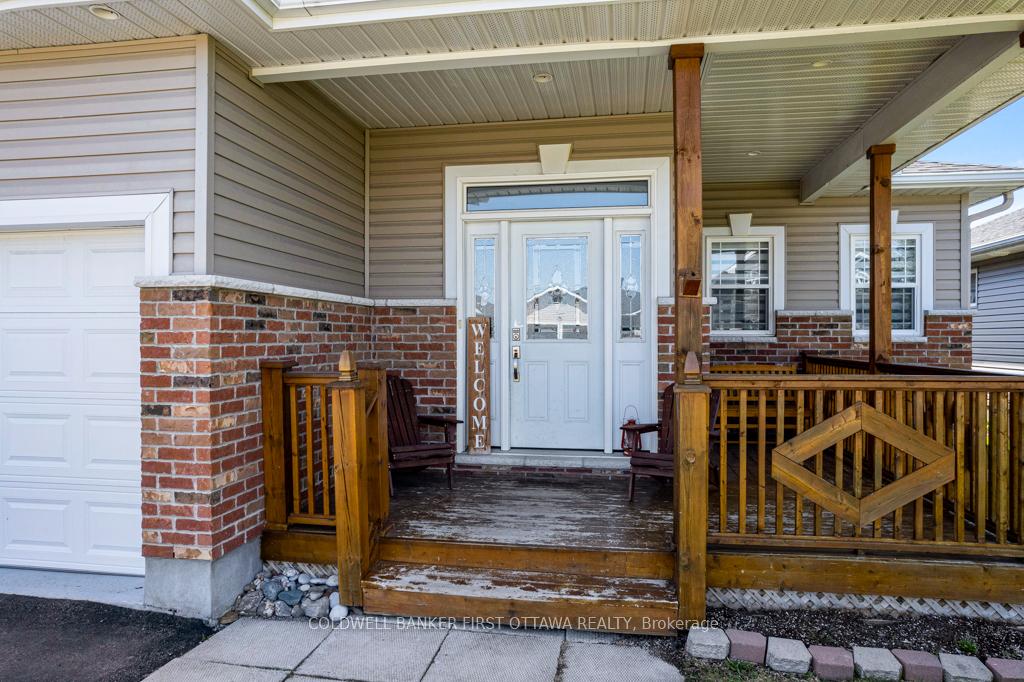 Photo 2 of 85 Carter Crescent, Arnprior — HOMEH