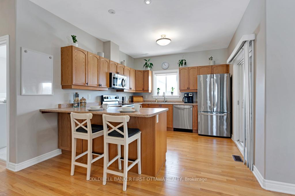 Photo 10 of 85 Carter Crescent, Arnprior — HOMEH