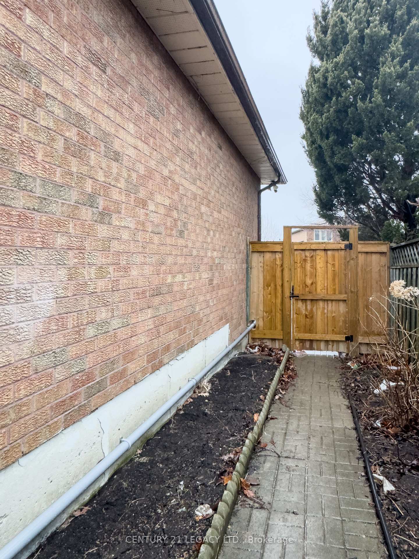 Photo 2 of Unit BSMT, 183 Belair Way W, Vaughan, East Woodbridge — HOMEH