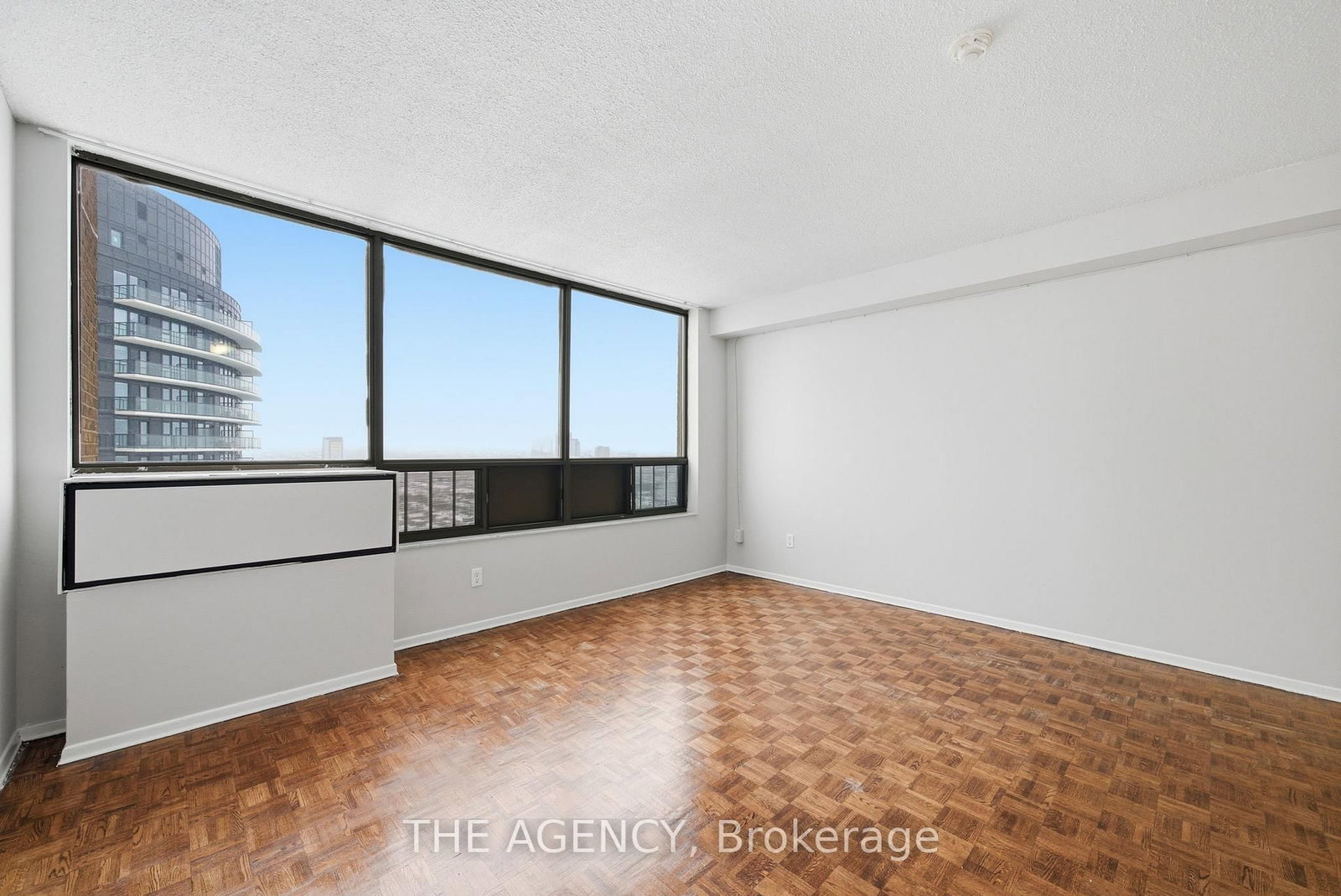 Photo 7 of Unit 1302B, 2360 Dundas St W, Toronto, High Park North — HOMEH