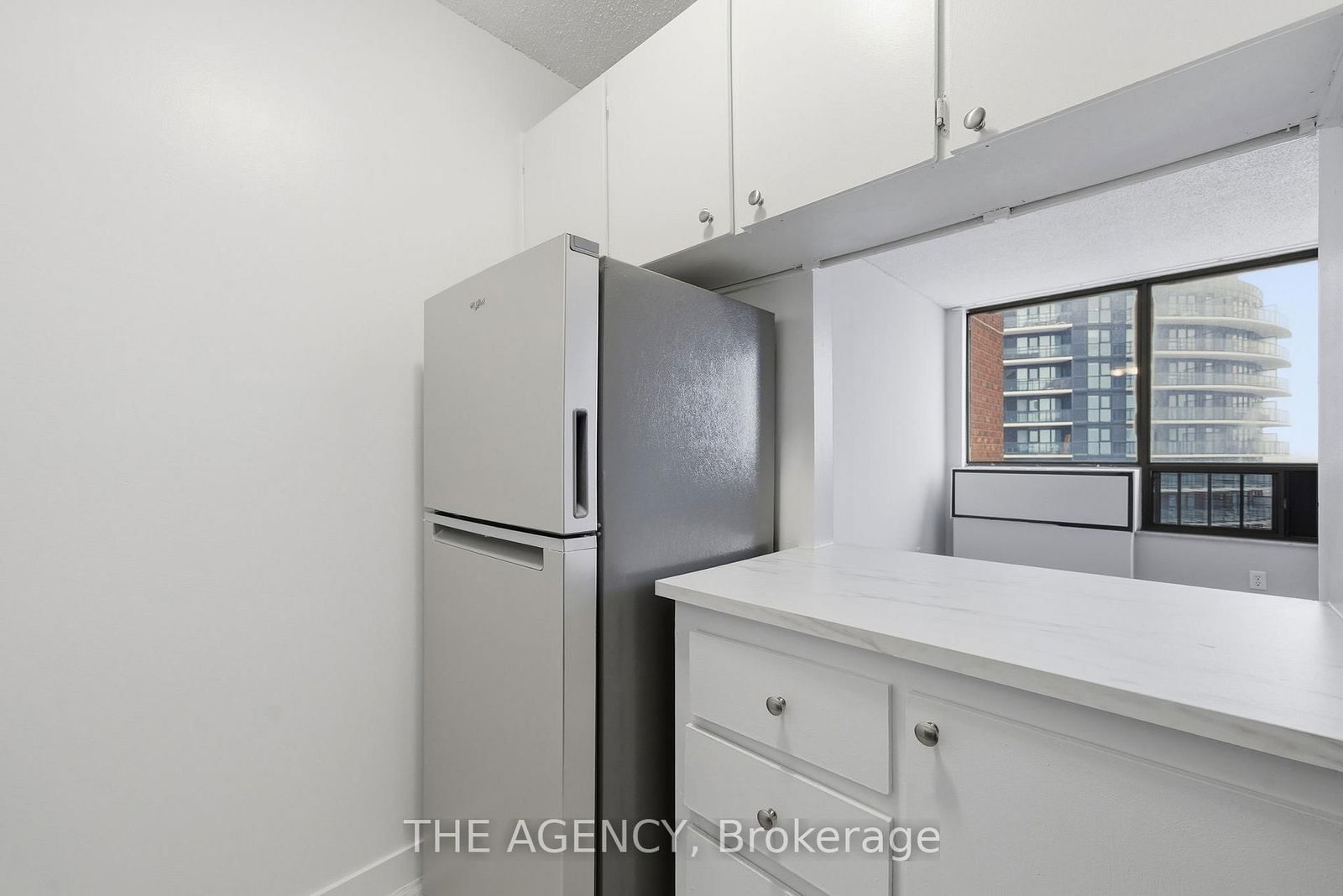 Photo 4 of Unit 1302B, 2360 Dundas St W, Toronto, High Park North — HOMEH