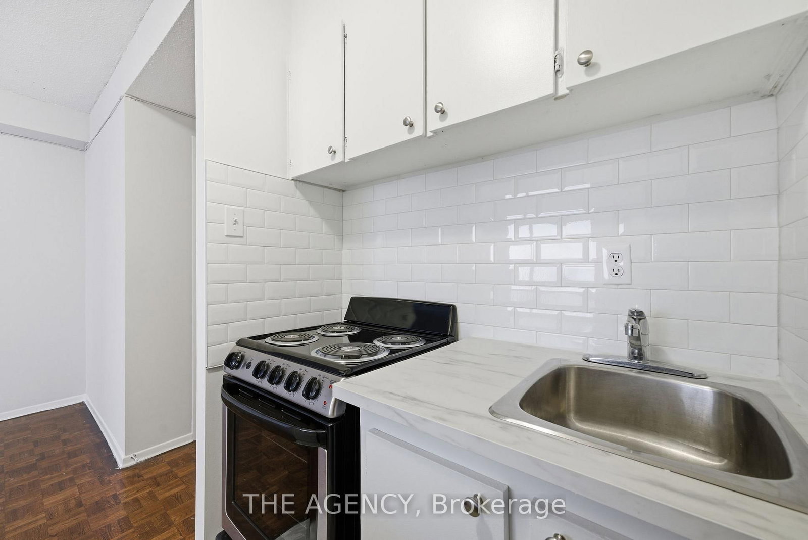 Photo 9 of Unit 1302B, 2360 Dundas St W, Toronto, High Park North — HOMEH