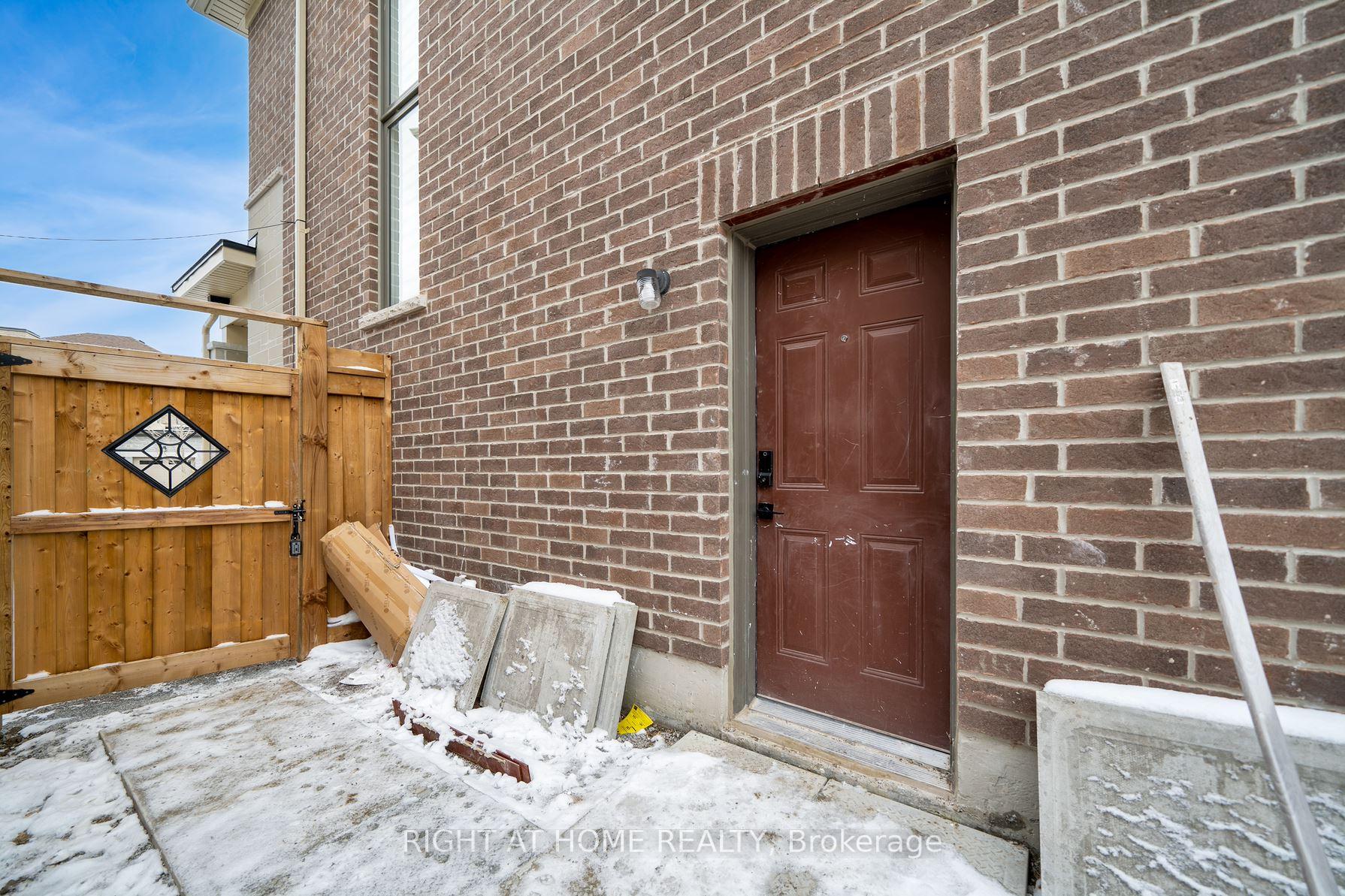 Photo 15 of 49 Priory Drive, Whitby, Rural Whitby — HOMEH