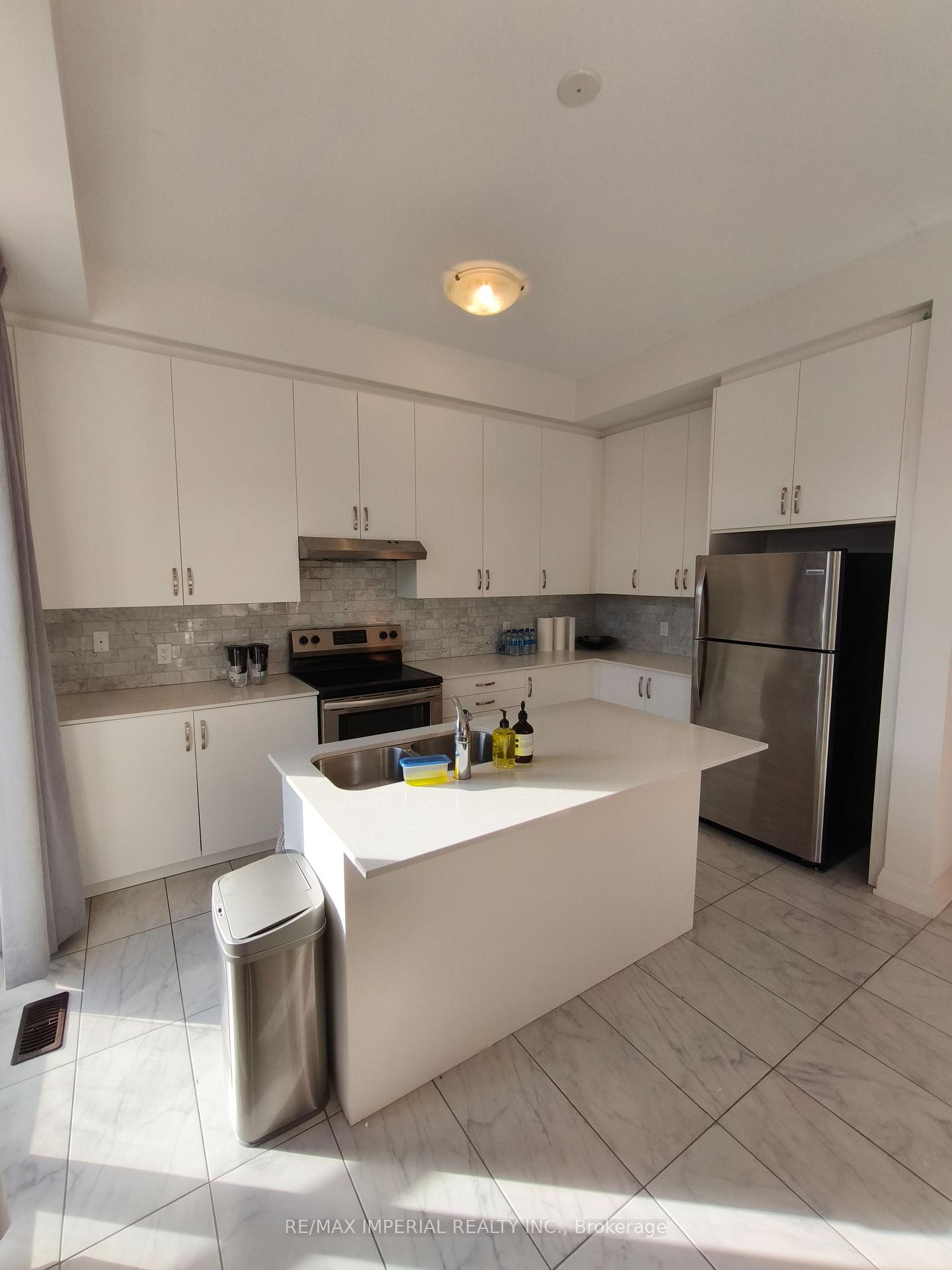 Photo 4 of 57 Benoit Street, Vaughan, Vellore Village — HOMEH