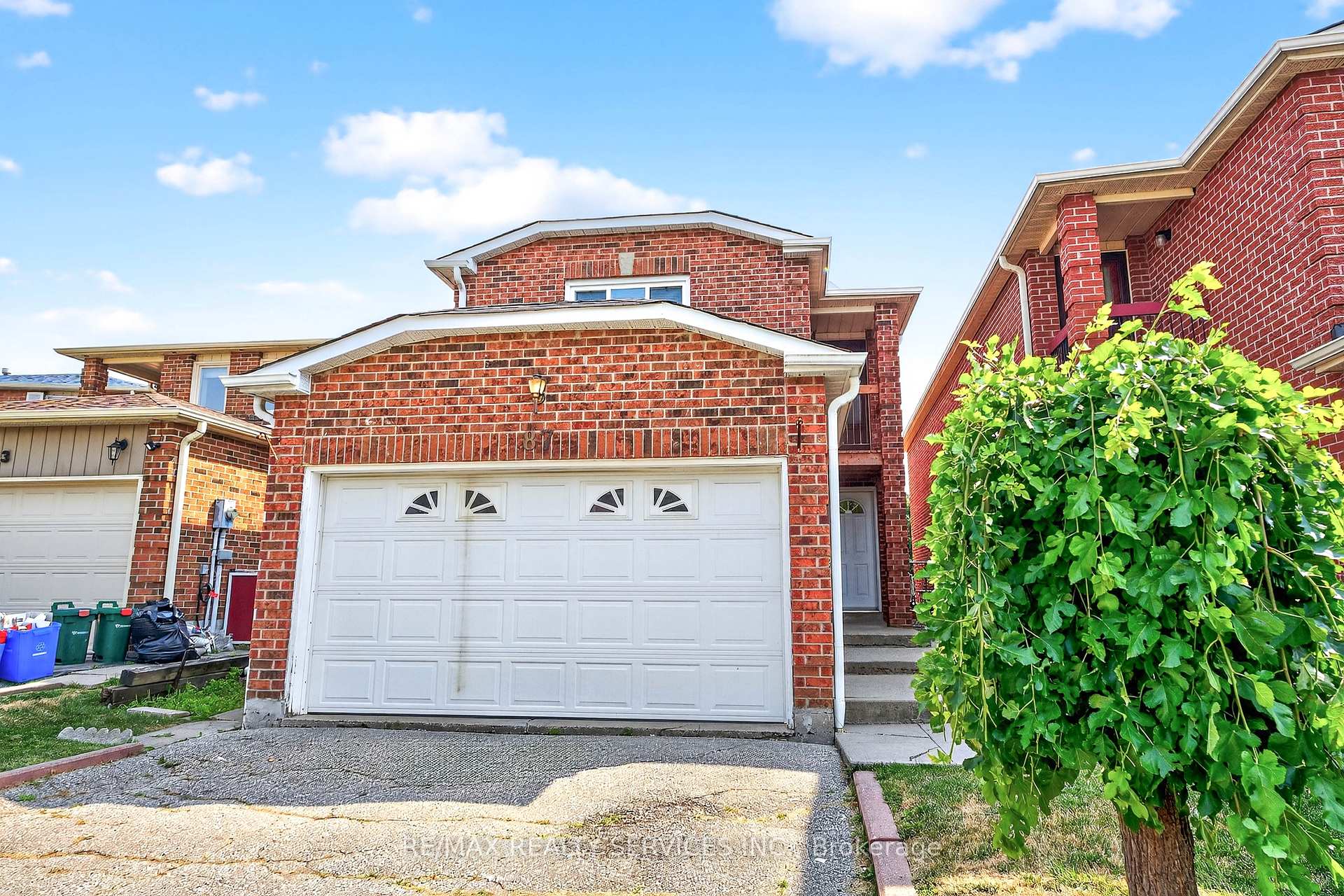 Photo 3 of 87 Birch Meadow Outlook, Vaughan, East Woodbridge — HOMEH