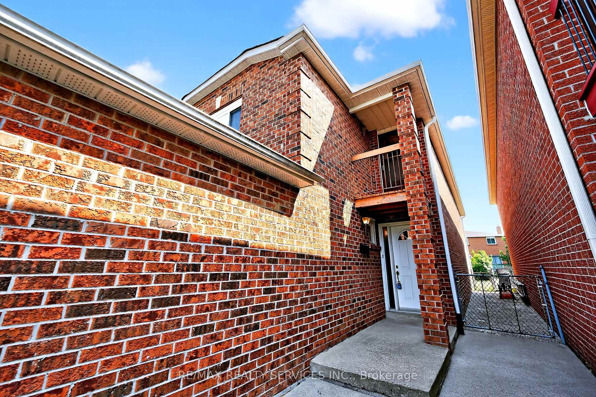 Photo 6 of 87 Birch Meadow Outlook, Vaughan, East Woodbridge — HOMEH