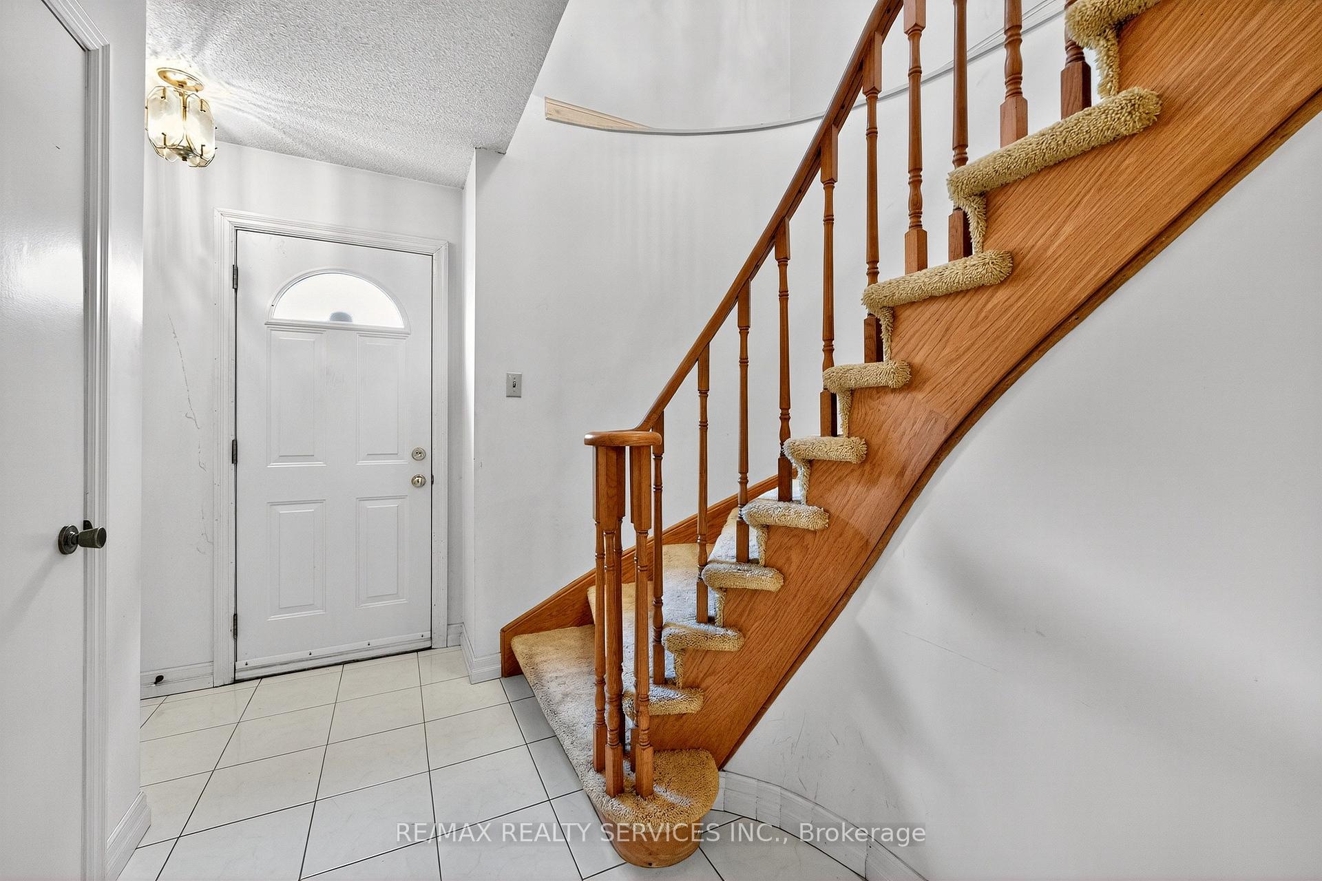 Photo 16 of 87 Birch Meadow Outlook, Vaughan, East Woodbridge — HOMEH