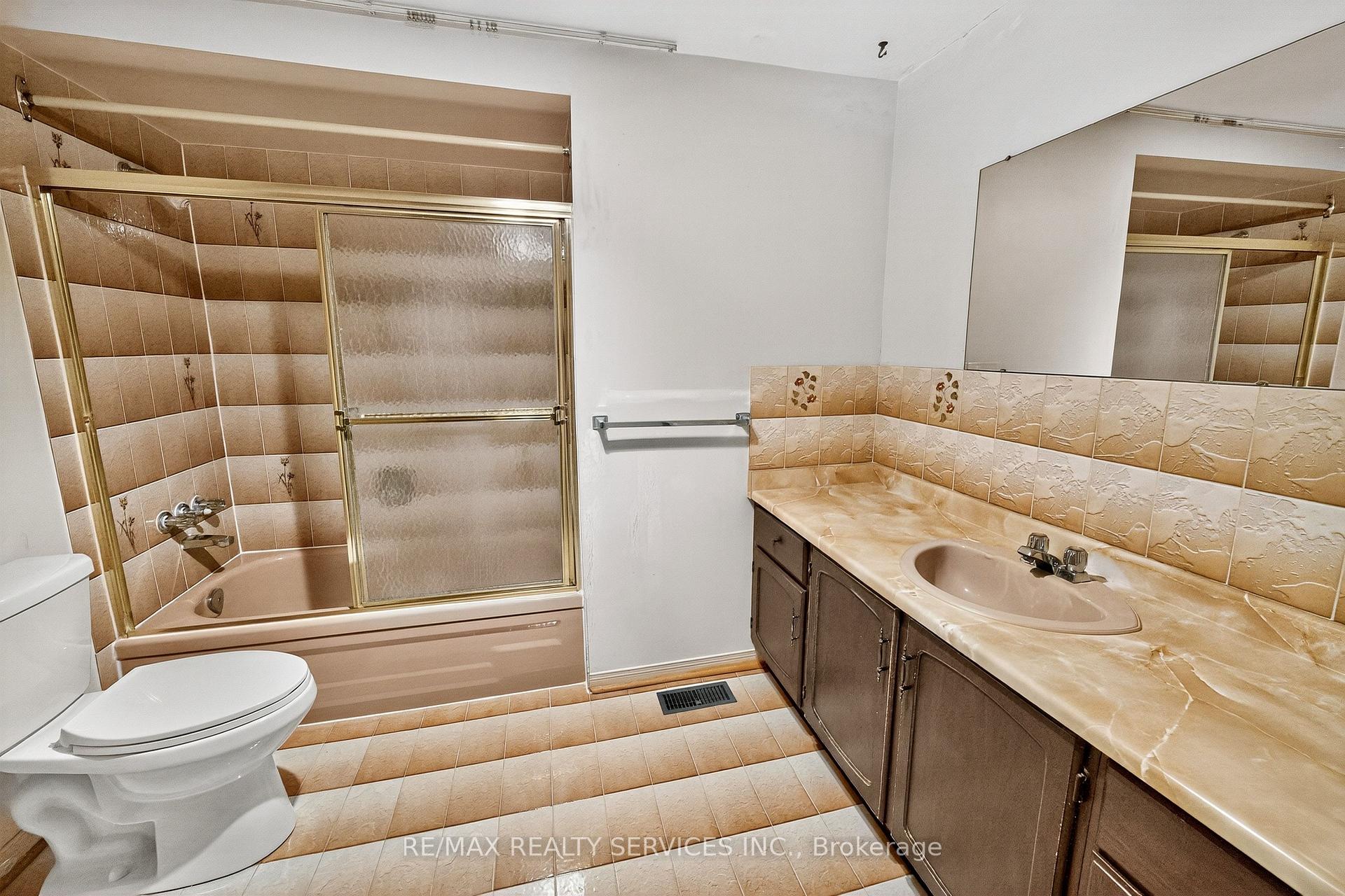 Photo 24 of 87 Birch Meadow Outlook, Vaughan, East Woodbridge — HOMEH