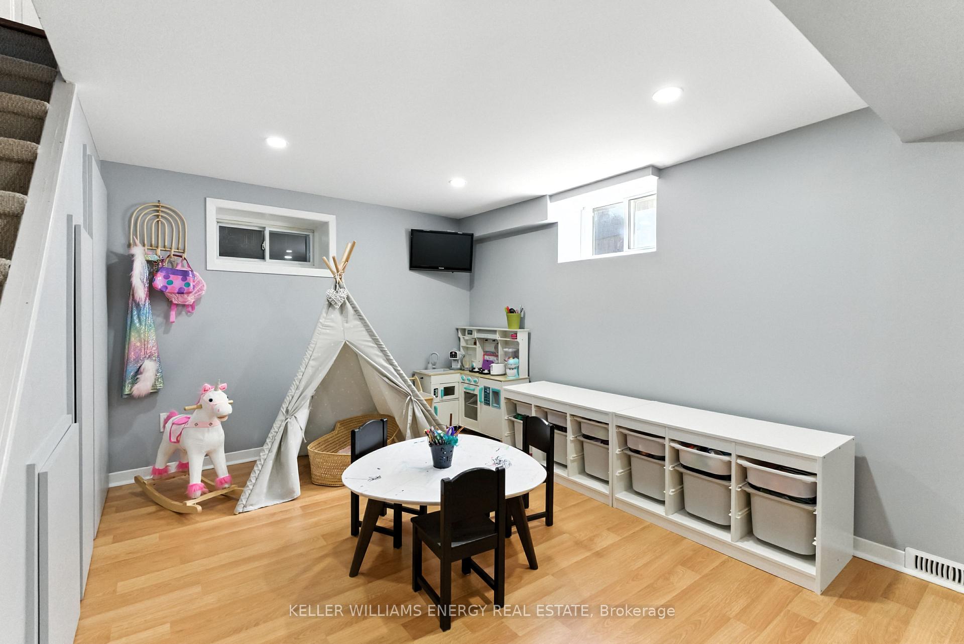 Photo 27 of 11 Sherwood Road E, Ajax, Central West — HOMEH