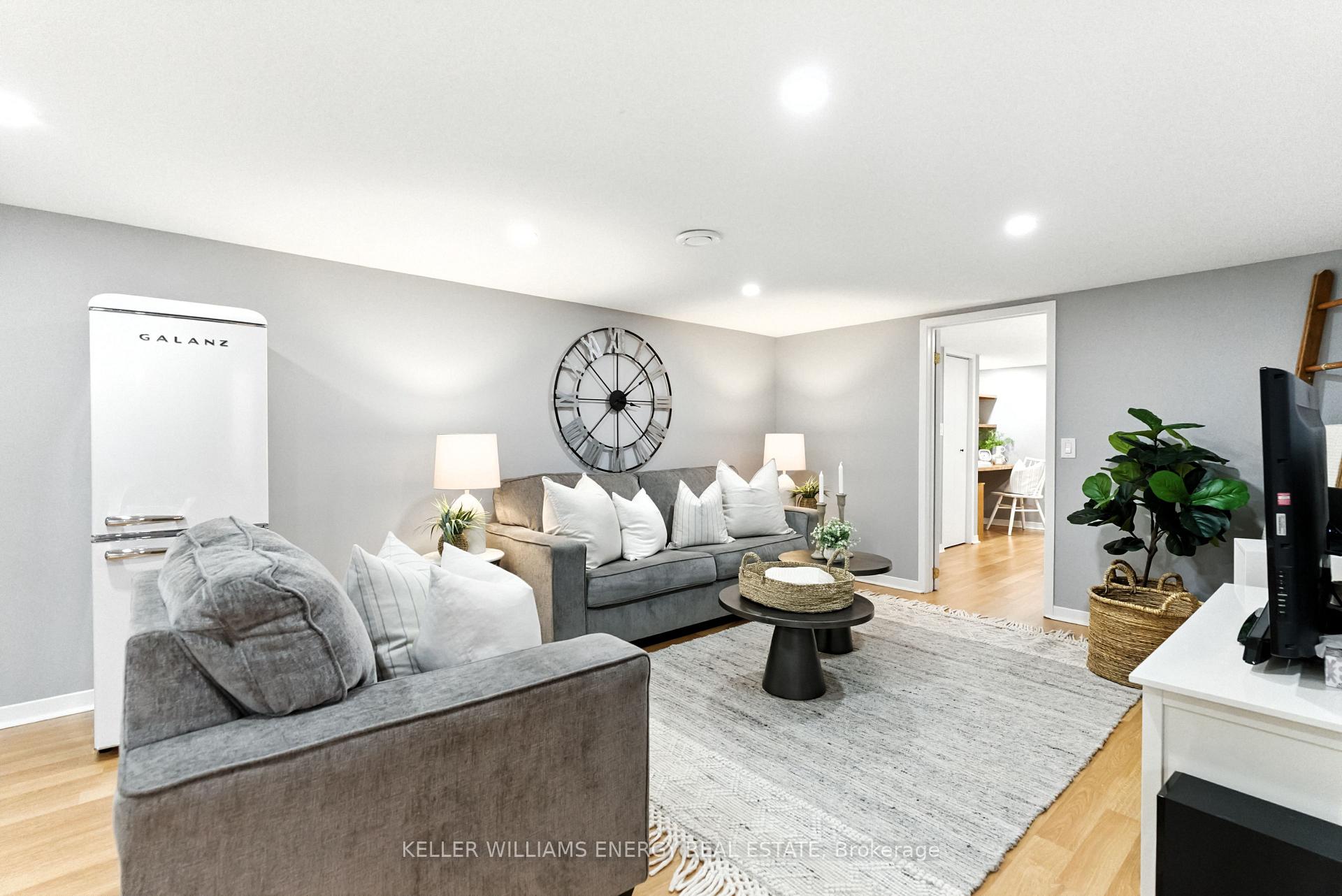 Photo 36 of 11 Sherwood Road E, Ajax, Central West — HOMEH