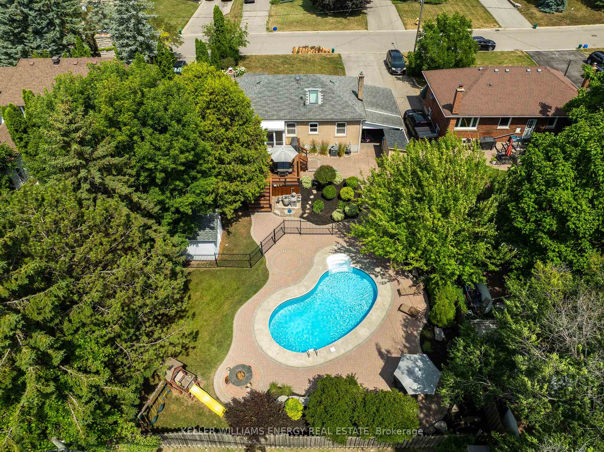 Photo 48 of 11 Sherwood Road E, Ajax, Central West — HOMEH