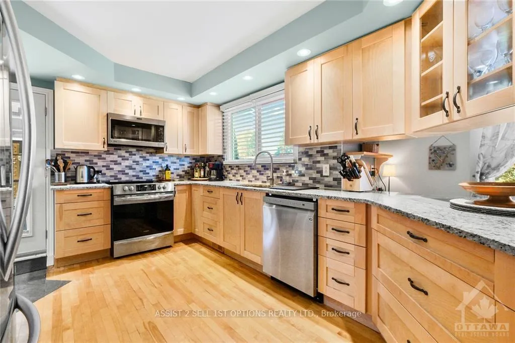 Photo 17 of 2010 Alta Vista Drive, Ottawa, Faircrest Heights — HOMEH