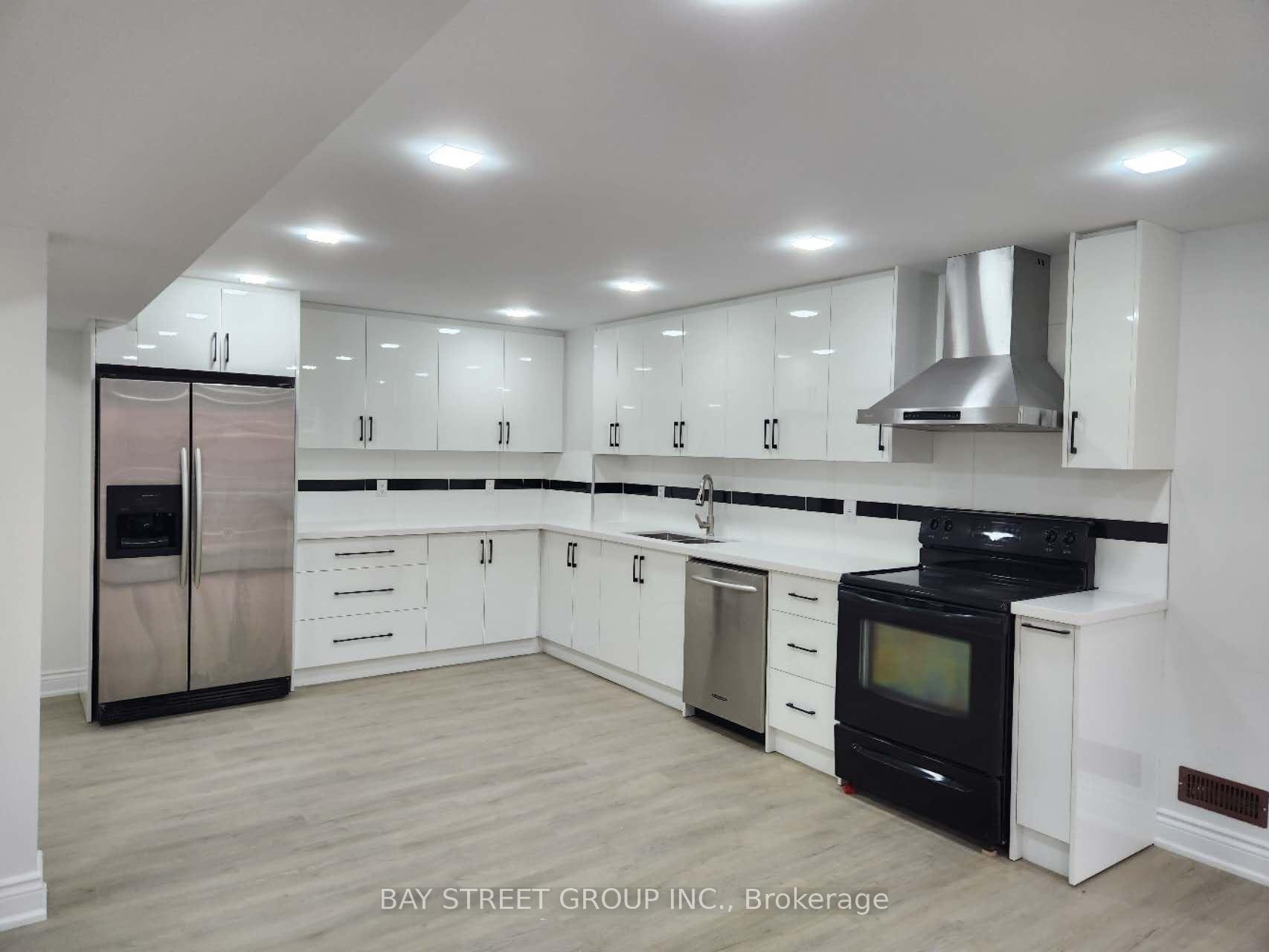 Photo 2 of 19 Valley Vista Drive, Vaughan, Patterson — HOMEH