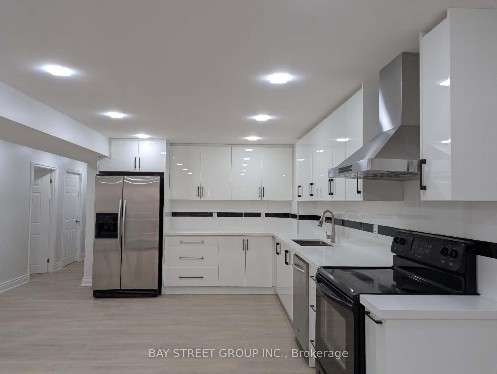 Photo 3 of 19 Valley Vista Drive, Vaughan, Patterson — HOMEH