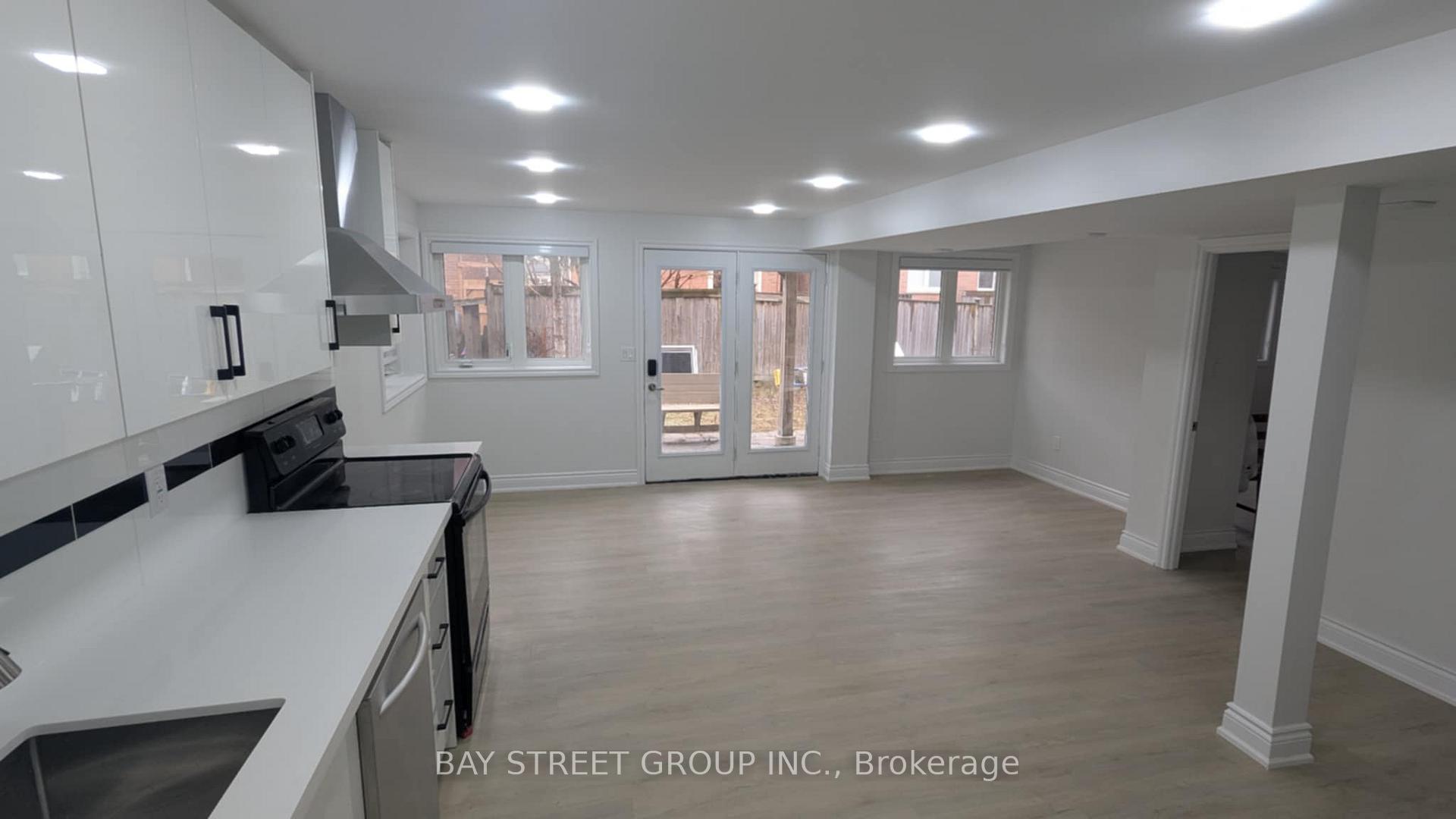 Photo 4 of 19 Valley Vista Drive, Vaughan, Patterson — HOMEH
