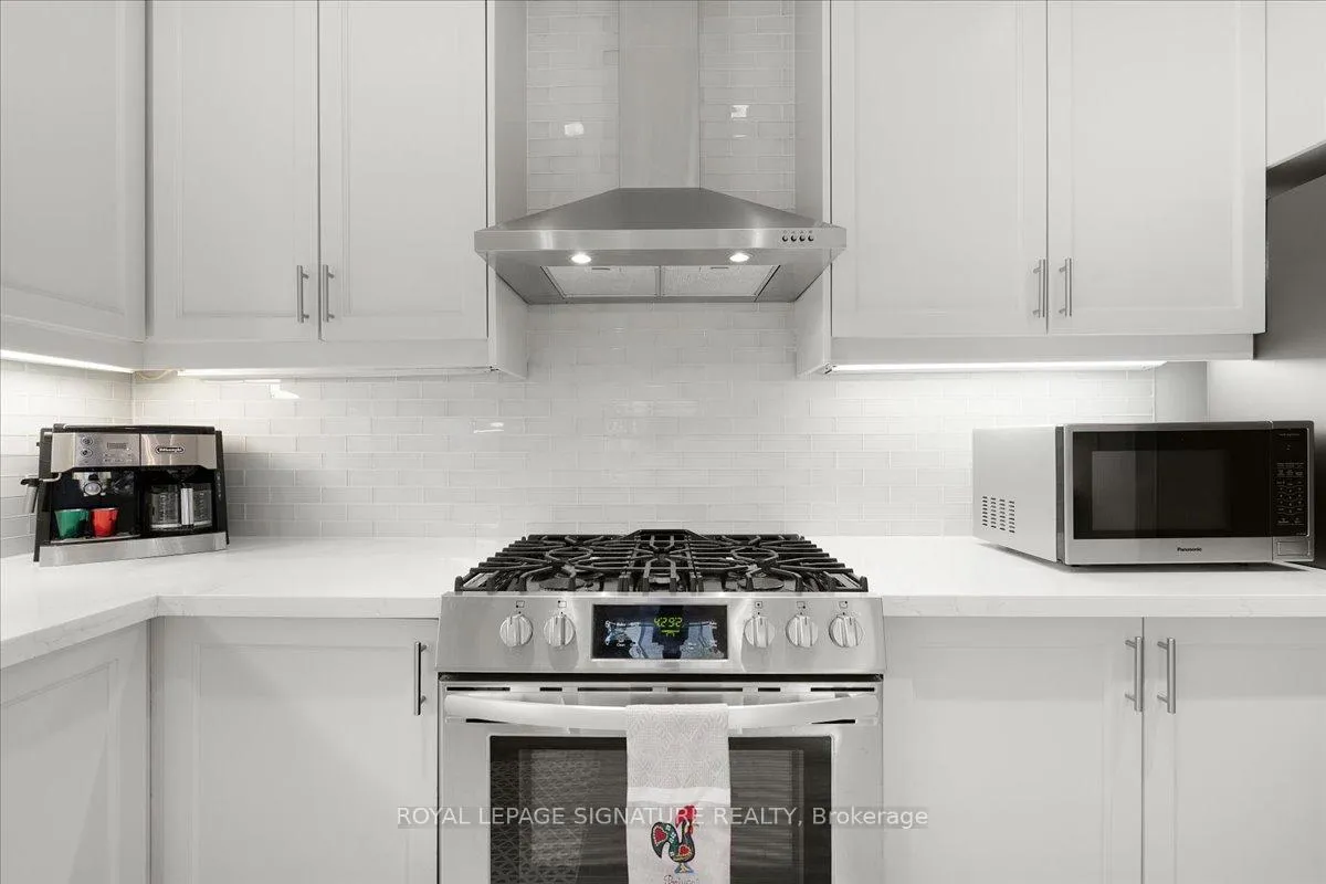Photo 11 of 12 Pietro Drive, Vaughan, Vellore Village — HOMEH