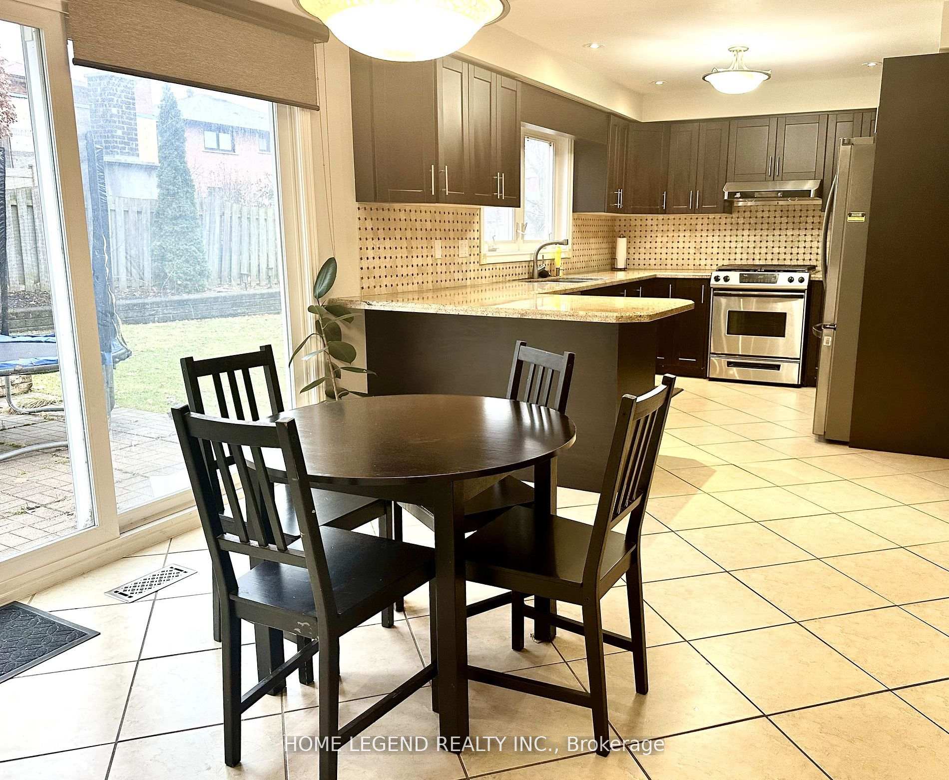 Photo 4 of 61 Cairnburg Place, Vaughan, Islington Woods — HOMEH