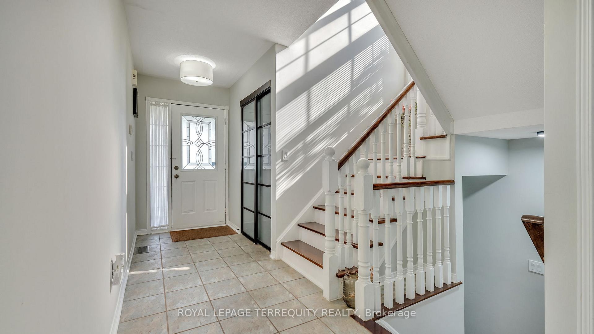Photo 8 of 55 Beaumaris Crescent, Whitby, Brooklin — HOMEH