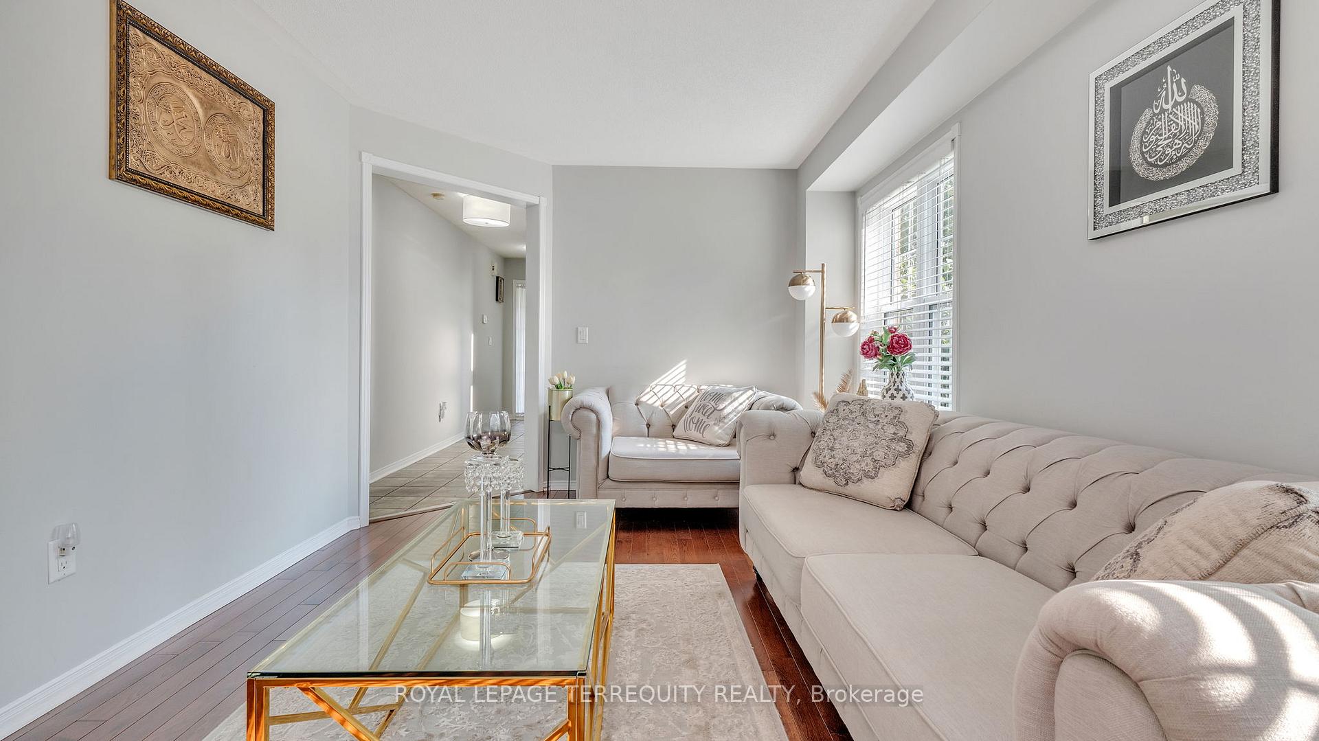 Photo 12 of 55 Beaumaris Crescent, Whitby, Brooklin — HOMEH