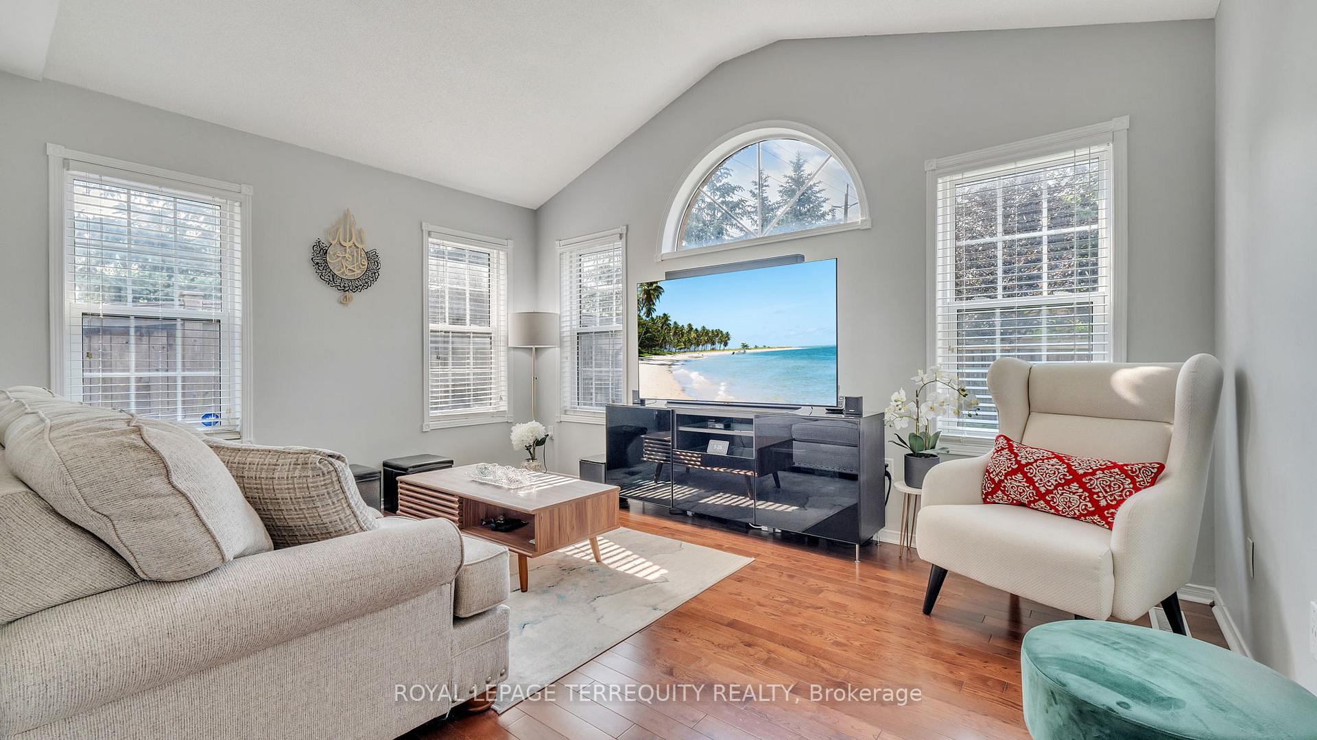 Photo 19 of 55 Beaumaris Crescent, Whitby, Brooklin — HOMEH