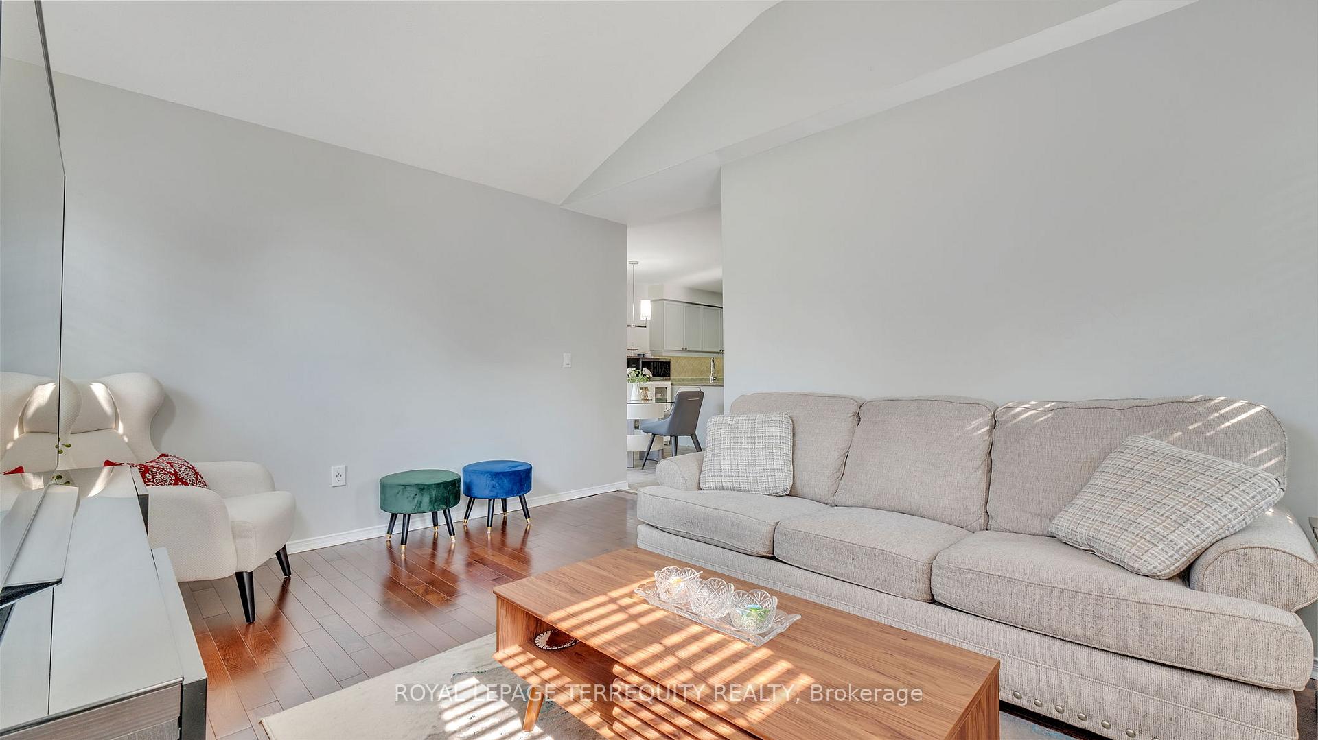 Photo 21 of 55 Beaumaris Crescent, Whitby, Brooklin — HOMEH