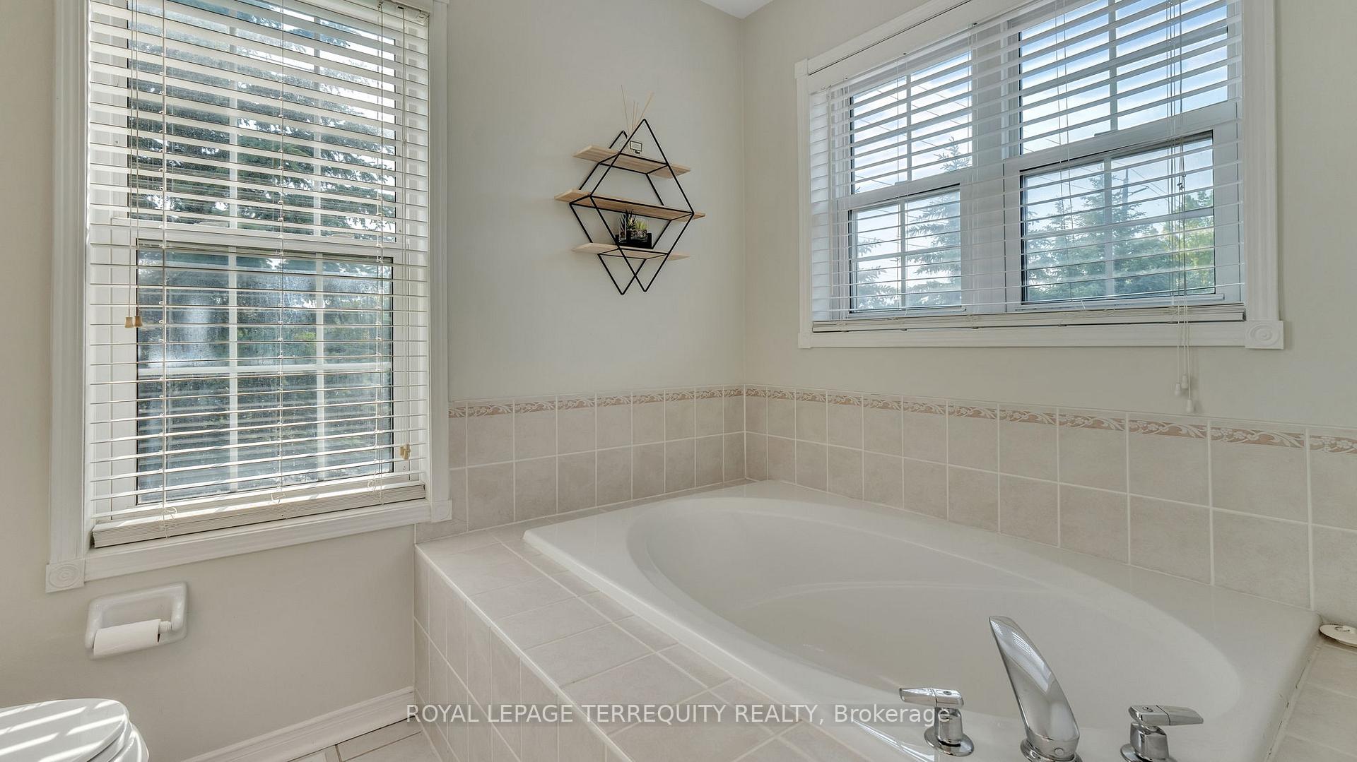 Photo 28 of 55 Beaumaris Crescent, Whitby, Brooklin — HOMEH
