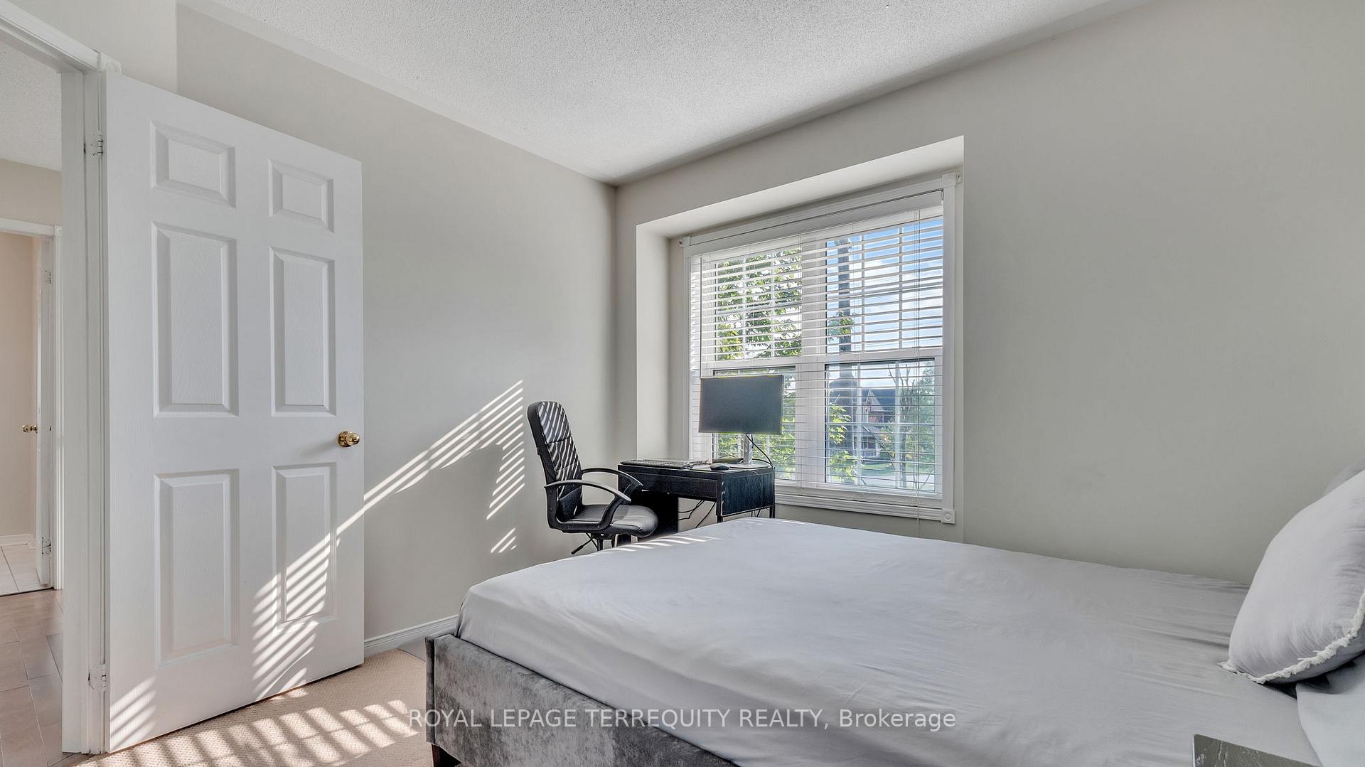 Photo 33 of 55 Beaumaris Crescent, Whitby, Brooklin — HOMEH