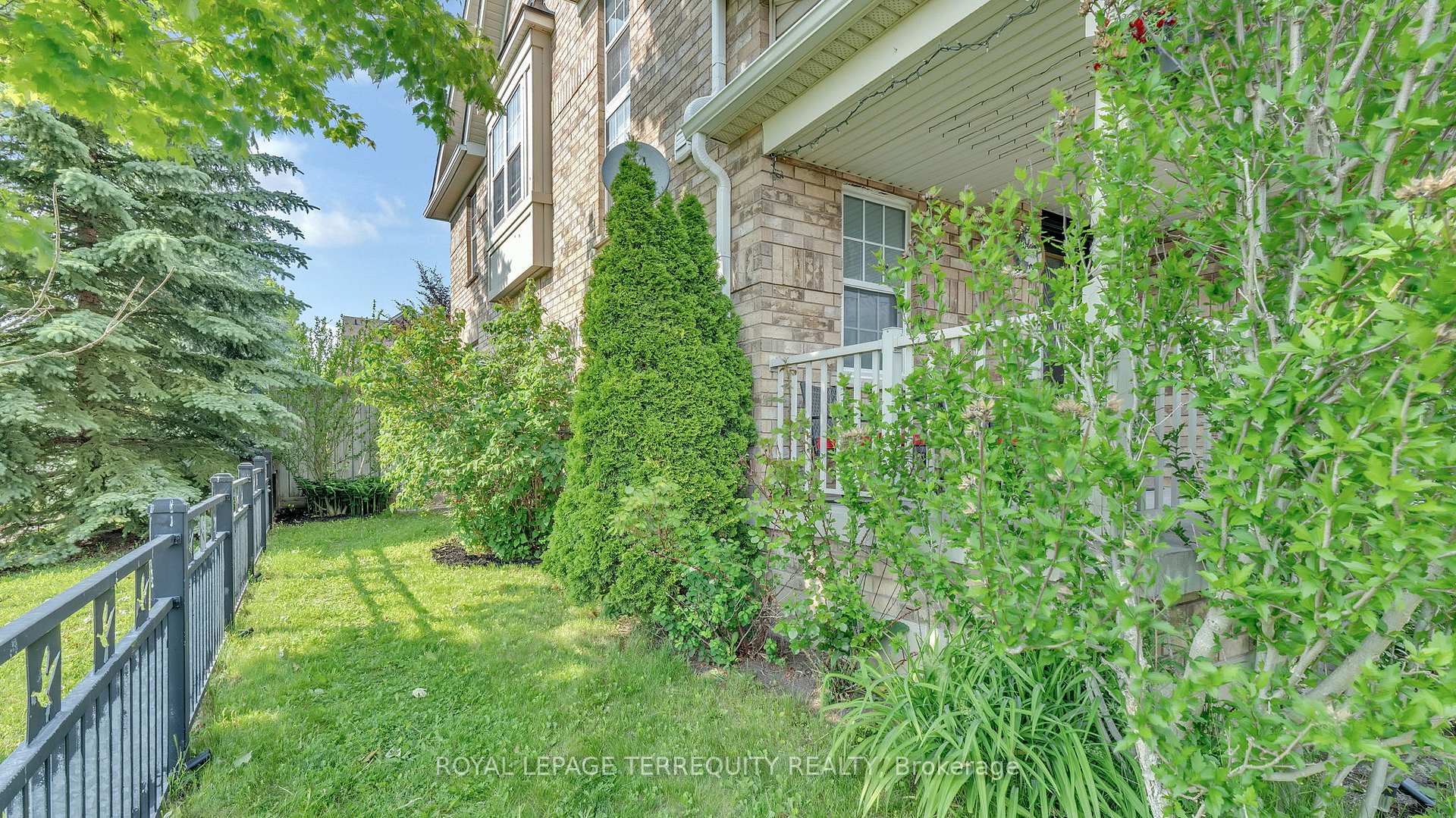 Photo 39 of 55 Beaumaris Crescent, Whitby, Brooklin — HOMEH