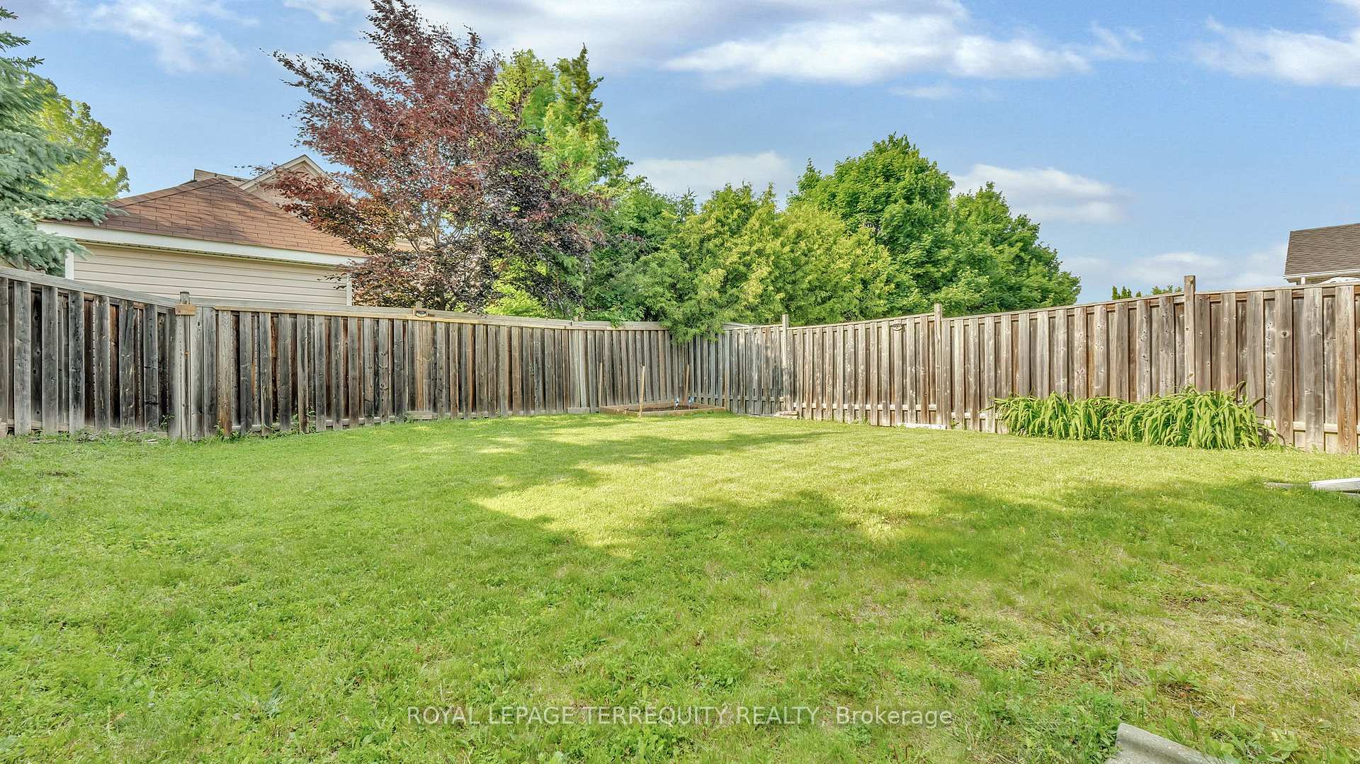 Photo 40 of 55 Beaumaris Crescent, Whitby, Brooklin — HOMEH