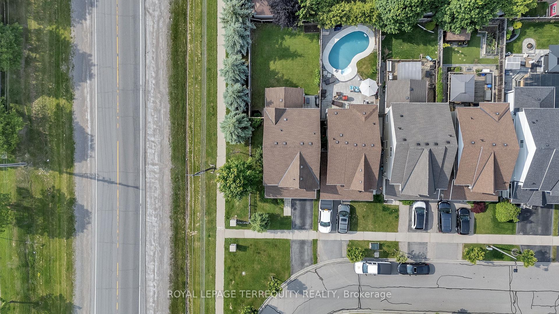 Photo 46 of 55 Beaumaris Crescent, Whitby, Brooklin — HOMEH
