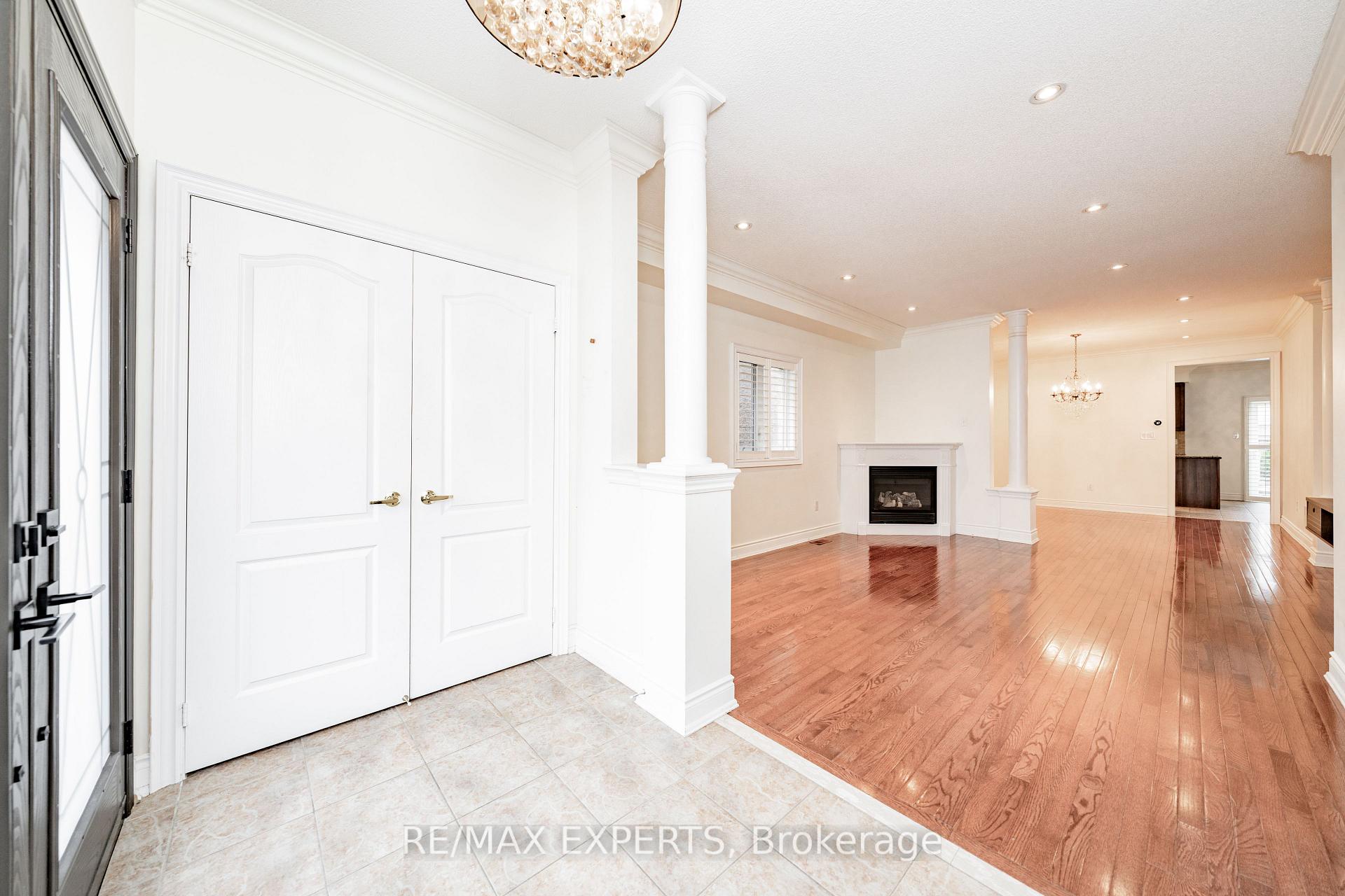 Photo 2 of 22 Aidan Drive, Vaughan, Vellore Village — HOMEH