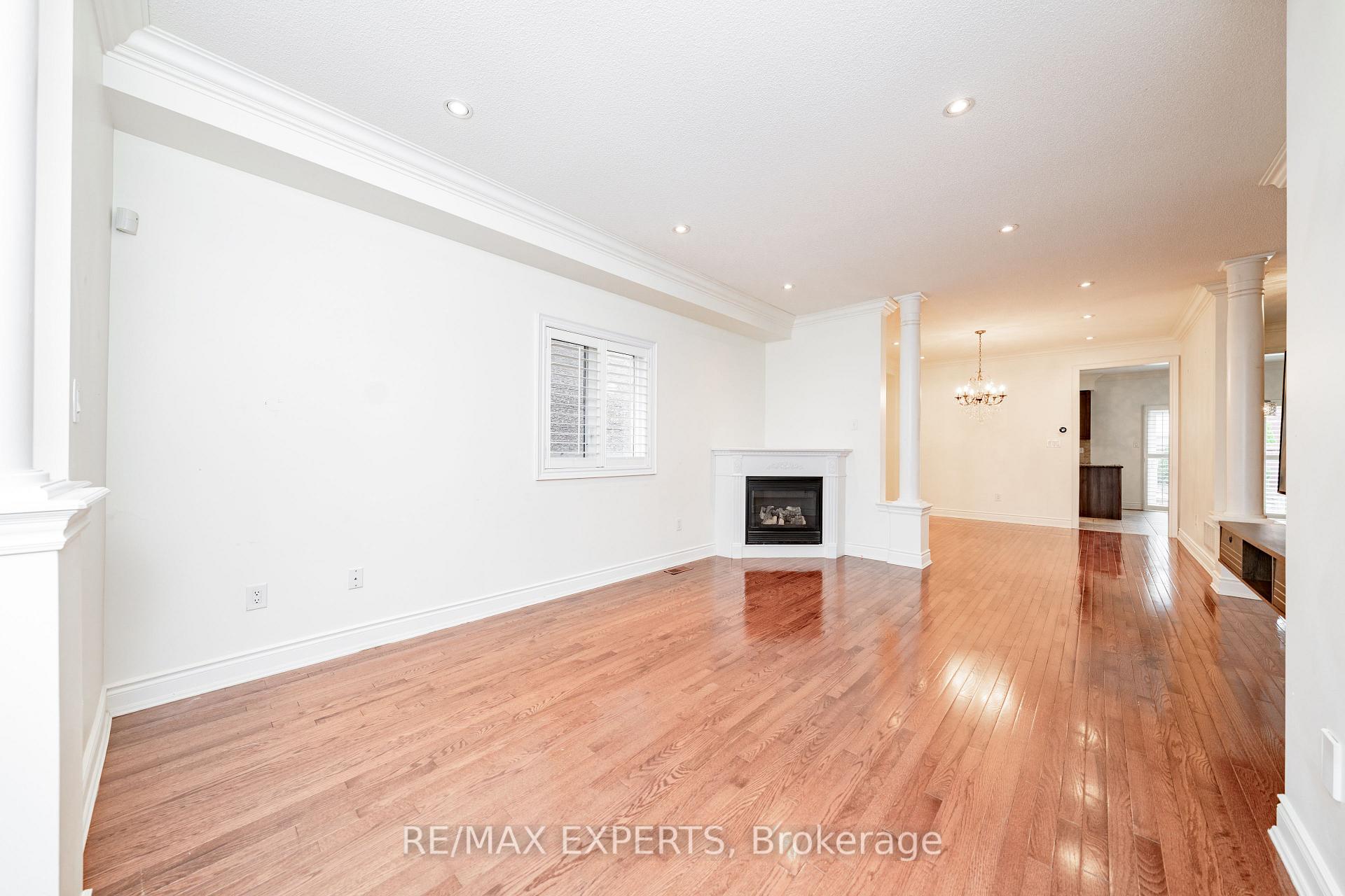 Photo 4 of 22 Aidan Drive, Vaughan, Vellore Village — HOMEH