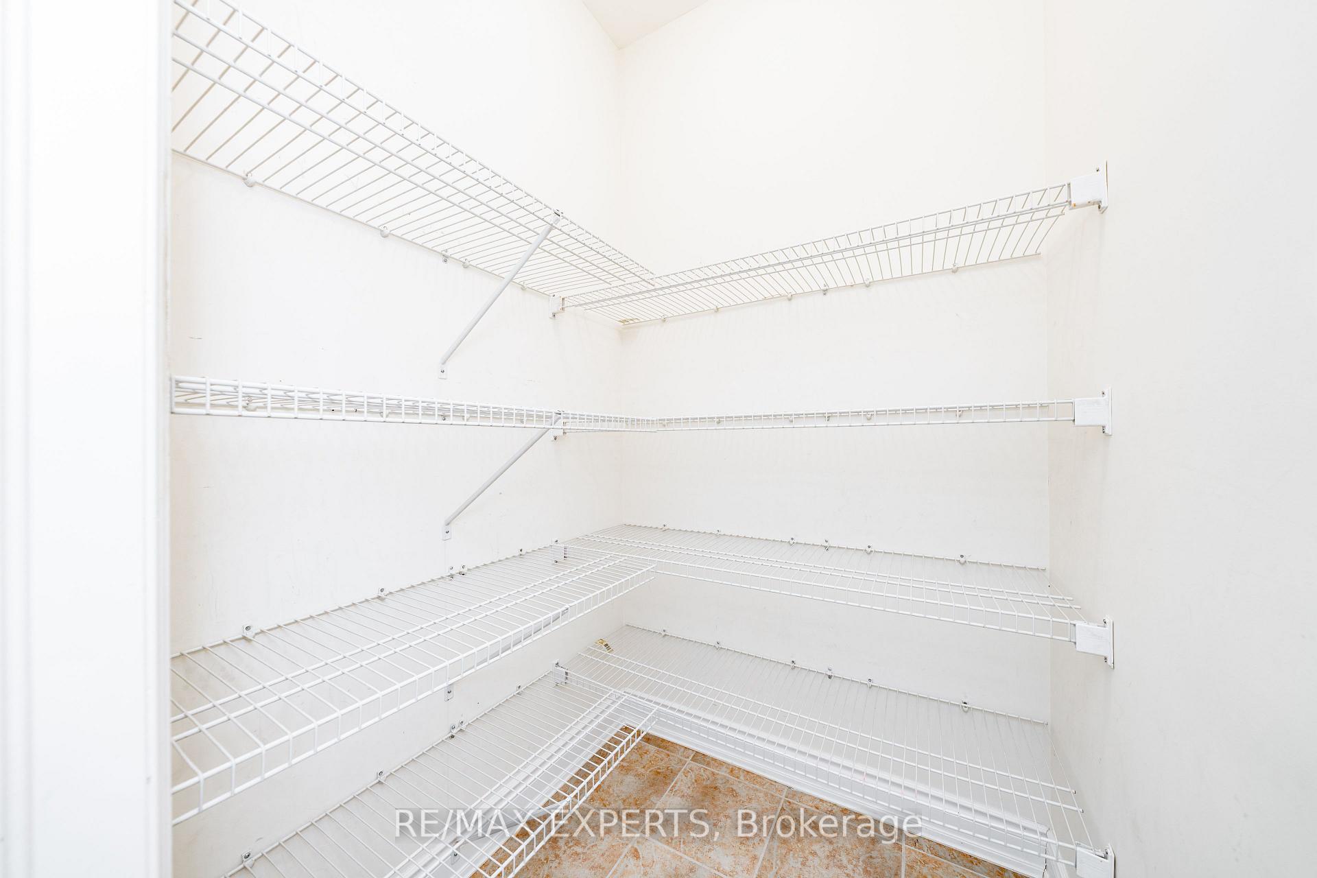 Photo 14 of 22 Aidan Drive, Vaughan, Vellore Village — HOMEH