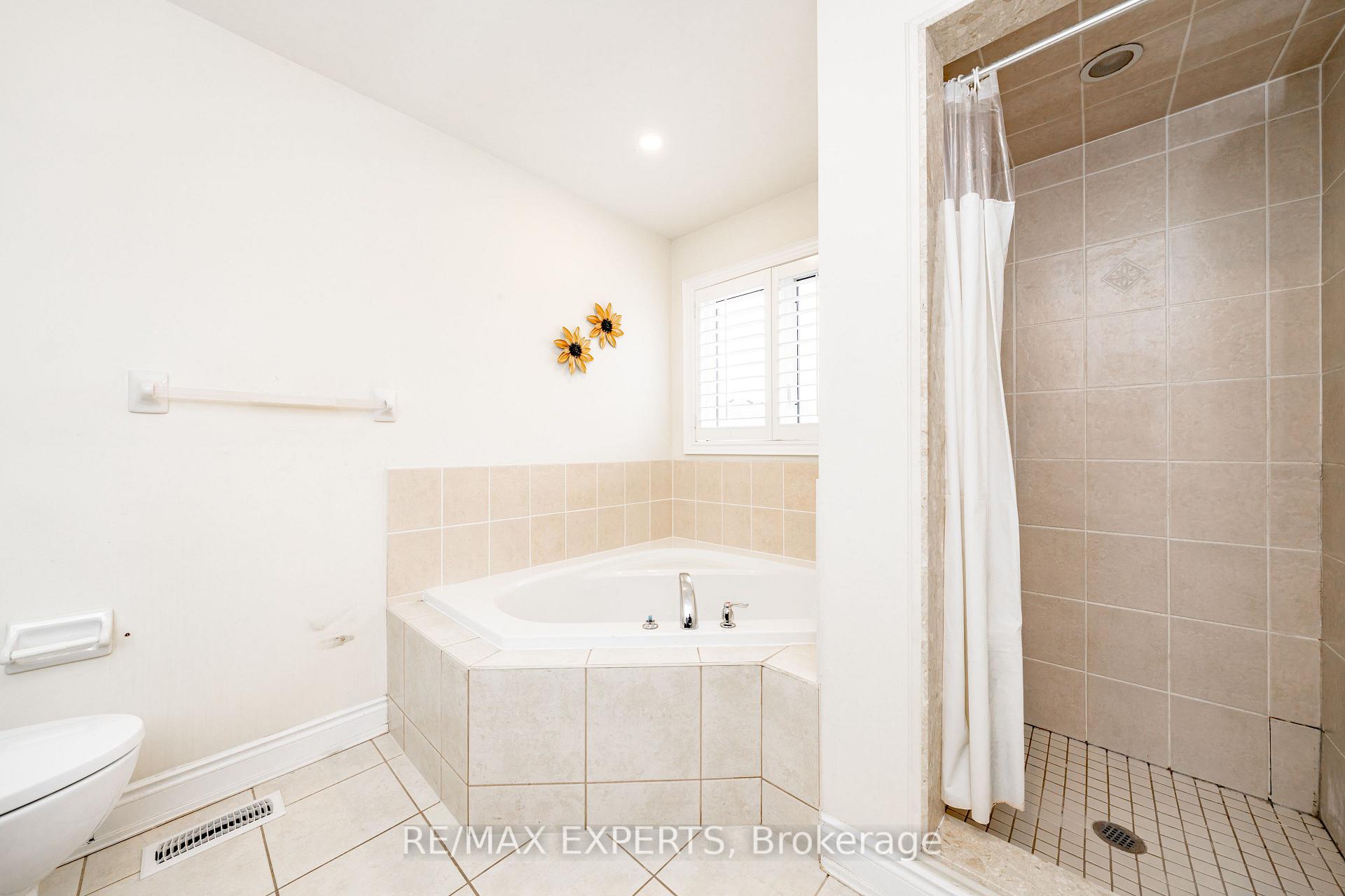 Photo 23 of 22 Aidan Drive, Vaughan, Vellore Village — HOMEH