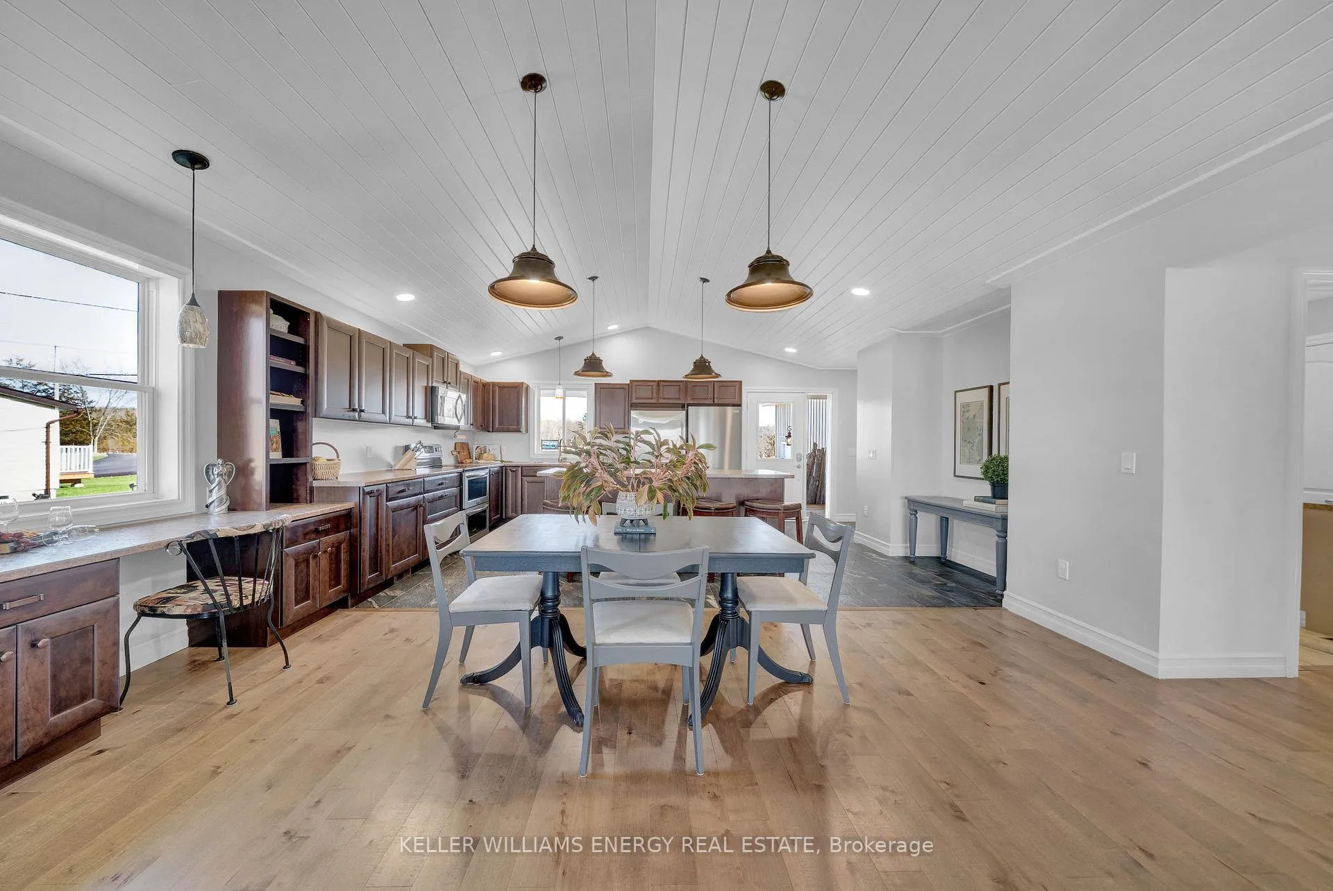 Photo 10 of 1649 County Road 15, Prince Edward County, Sophiasburg Ward — HOMEH