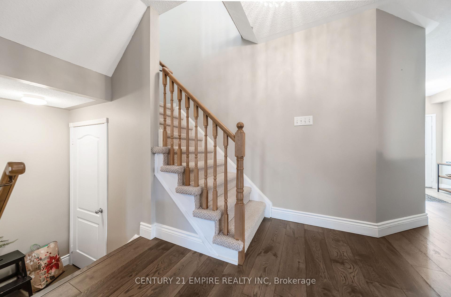 Photo 5 of 77 Beachgrove Crescent, Whitby, Taunton North — HOMEH