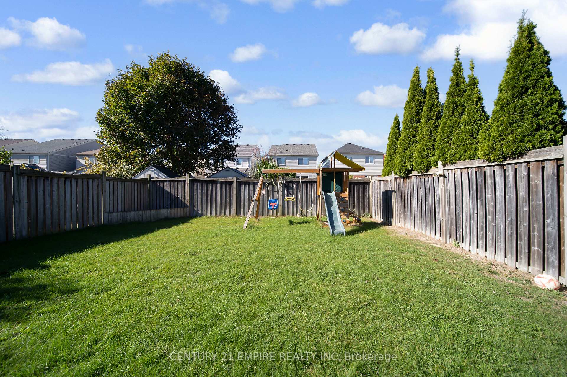 Photo 28 of 77 Beachgrove Crescent, Whitby, Taunton North — HOMEH