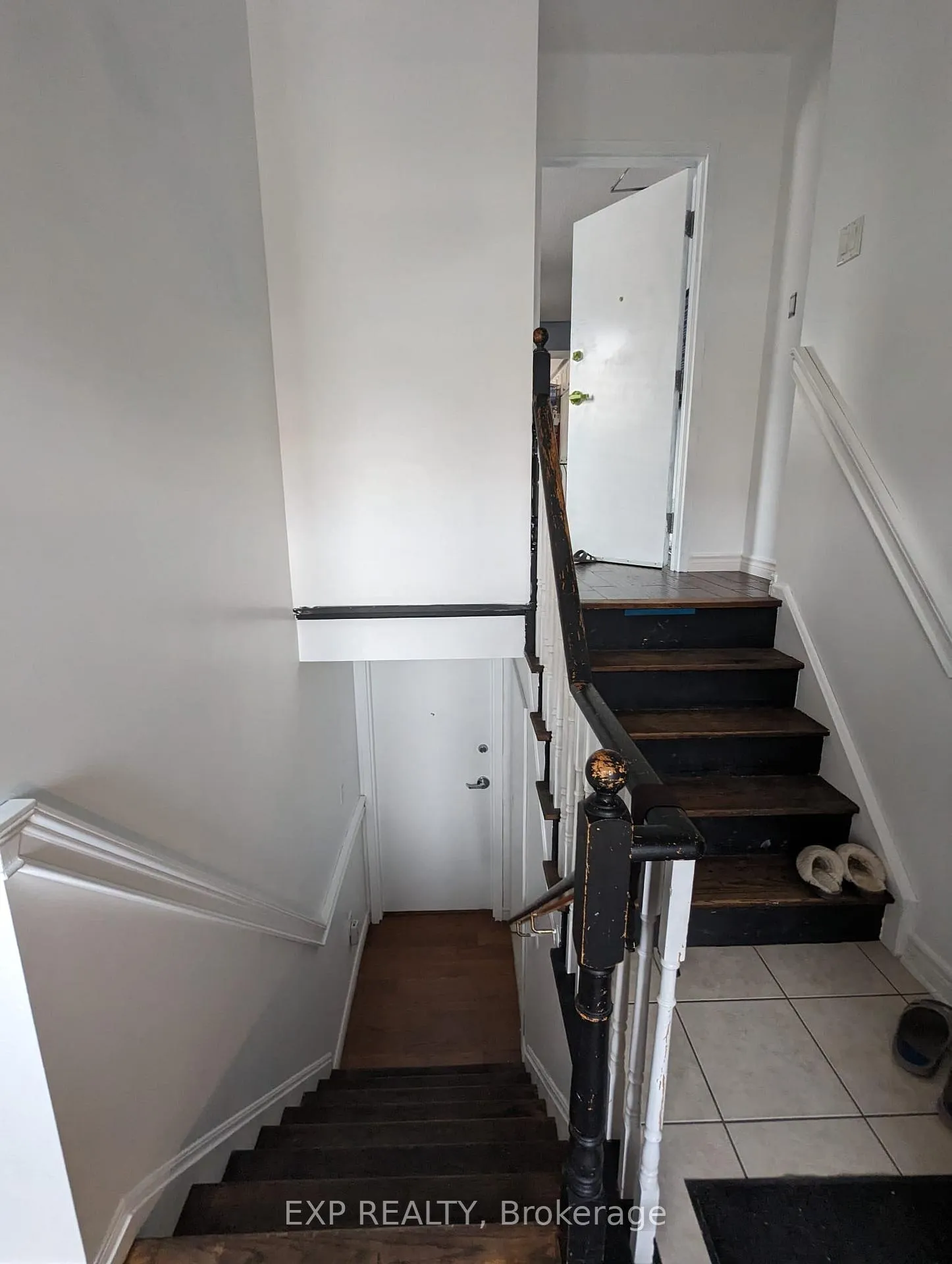 Photo 7 of 34 Danielle Crescent, Barrie, Painswick South — HOMEH