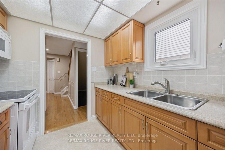 Photo 10 of 20 Frazer Road, Ajax, South West — HOMEH