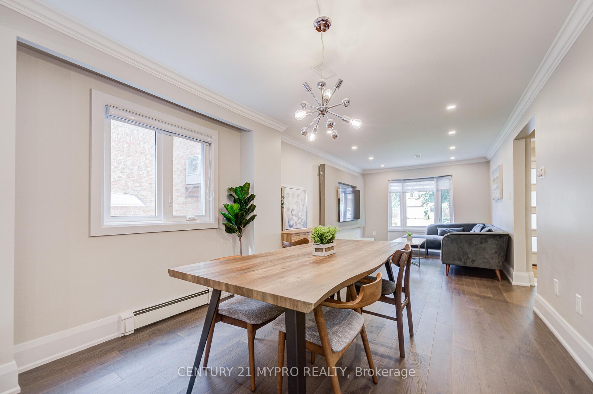 Photo 4 of 11 Sundown Court, Vaughan, Lakeview Estates — HOMEH