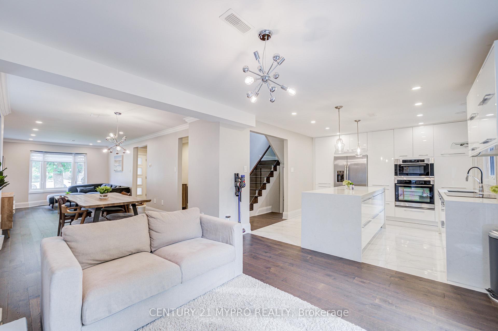 Photo 8 of 11 Sundown Court, Vaughan, Lakeview Estates — HOMEH
