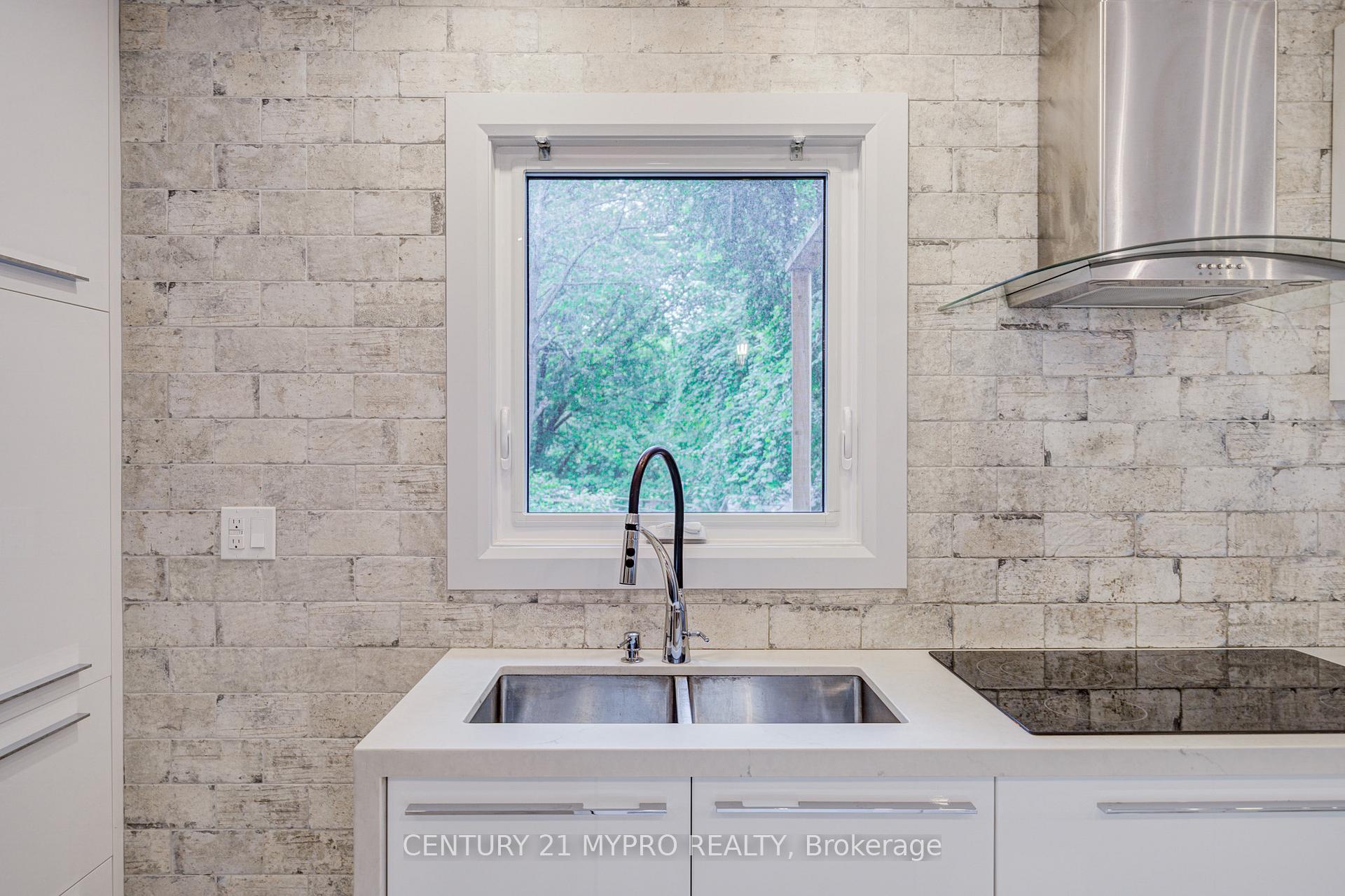 Photo 13 of 11 Sundown Court, Vaughan, Lakeview Estates — HOMEH