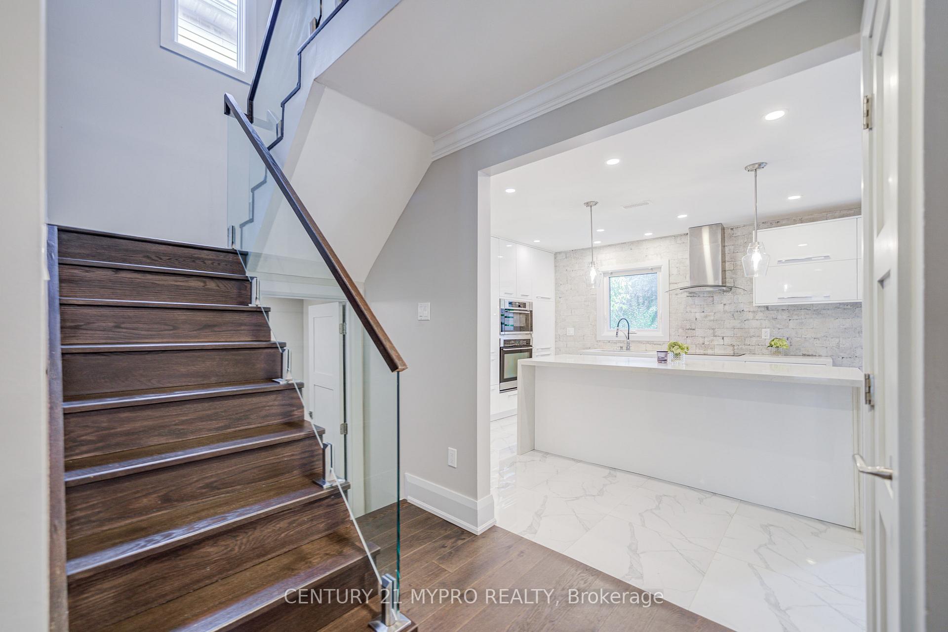 Photo 16 of 11 Sundown Court, Vaughan, Lakeview Estates — HOMEH