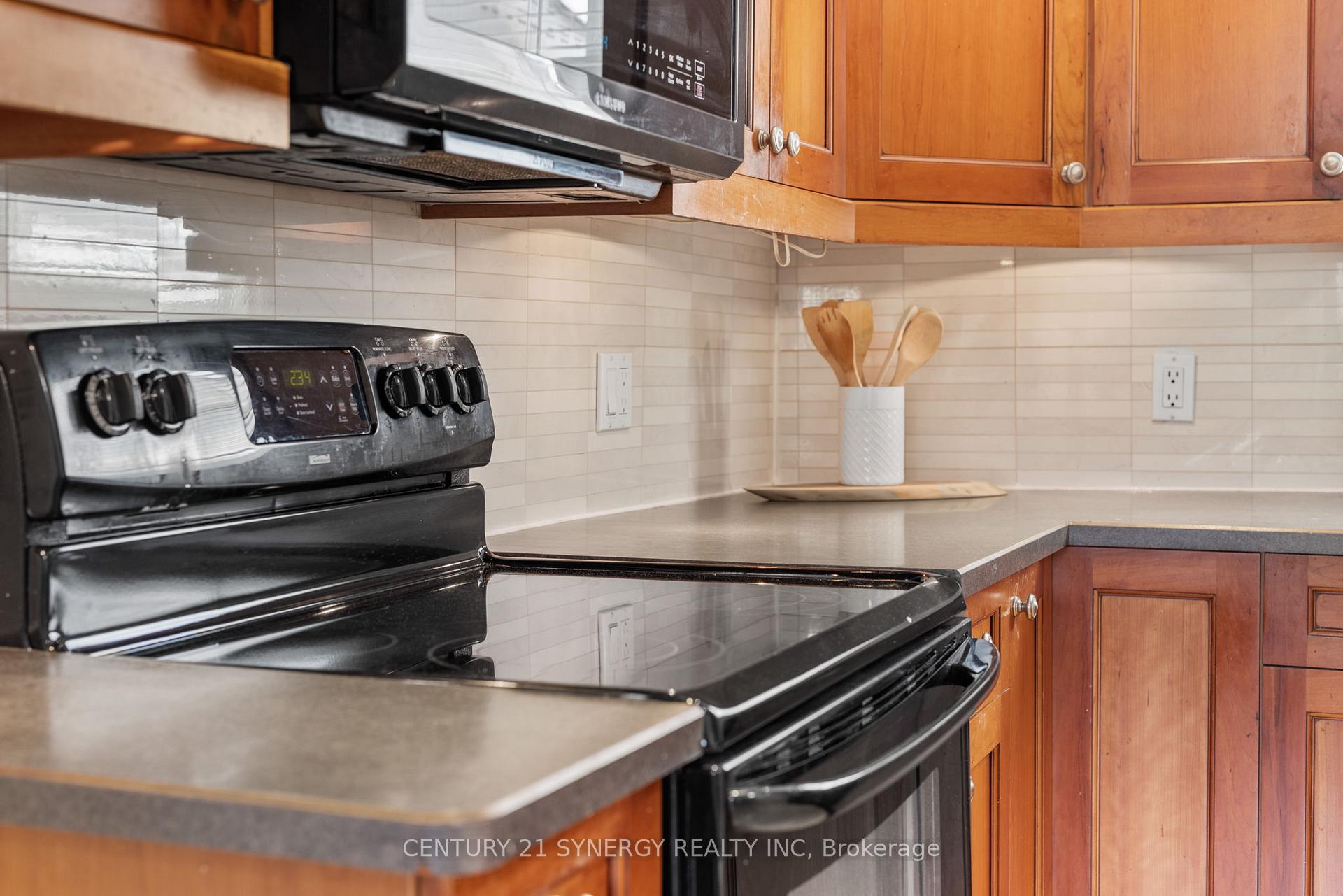 Photo 18 of 3830 Albion Road S, Ottawa, Emerald Woods/Sawmill Creek — HOMEH
