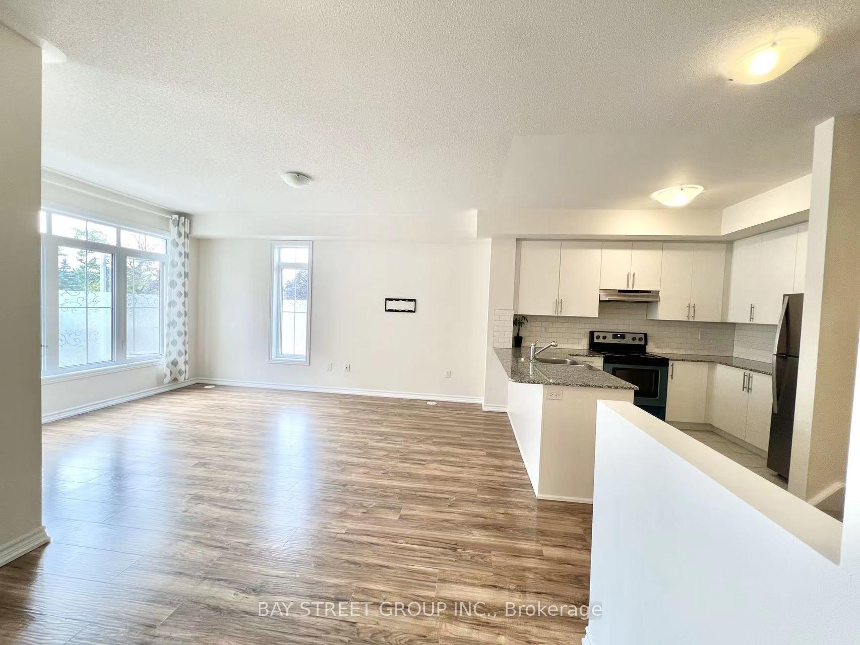 Photo 6 of Unit 24, 181 Parktree Drive, Vaughan, Maple — HOMEH