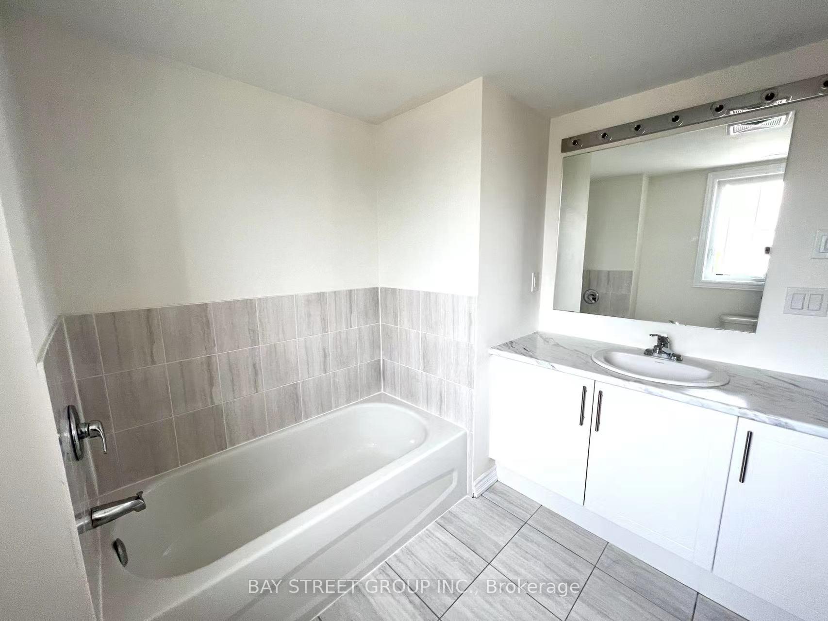 Photo 19 of Unit 24, 181 Parktree Drive, Vaughan, Maple — HOMEH