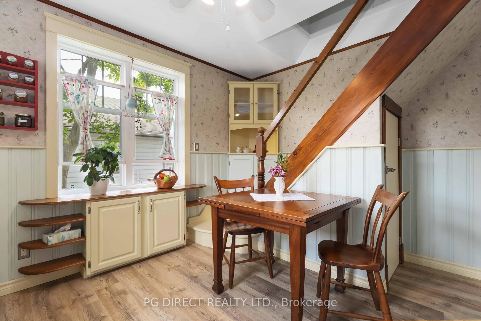 Photo 8 of 108 Walnut Street W, Whitby, Downtown Whitby — HOMEH