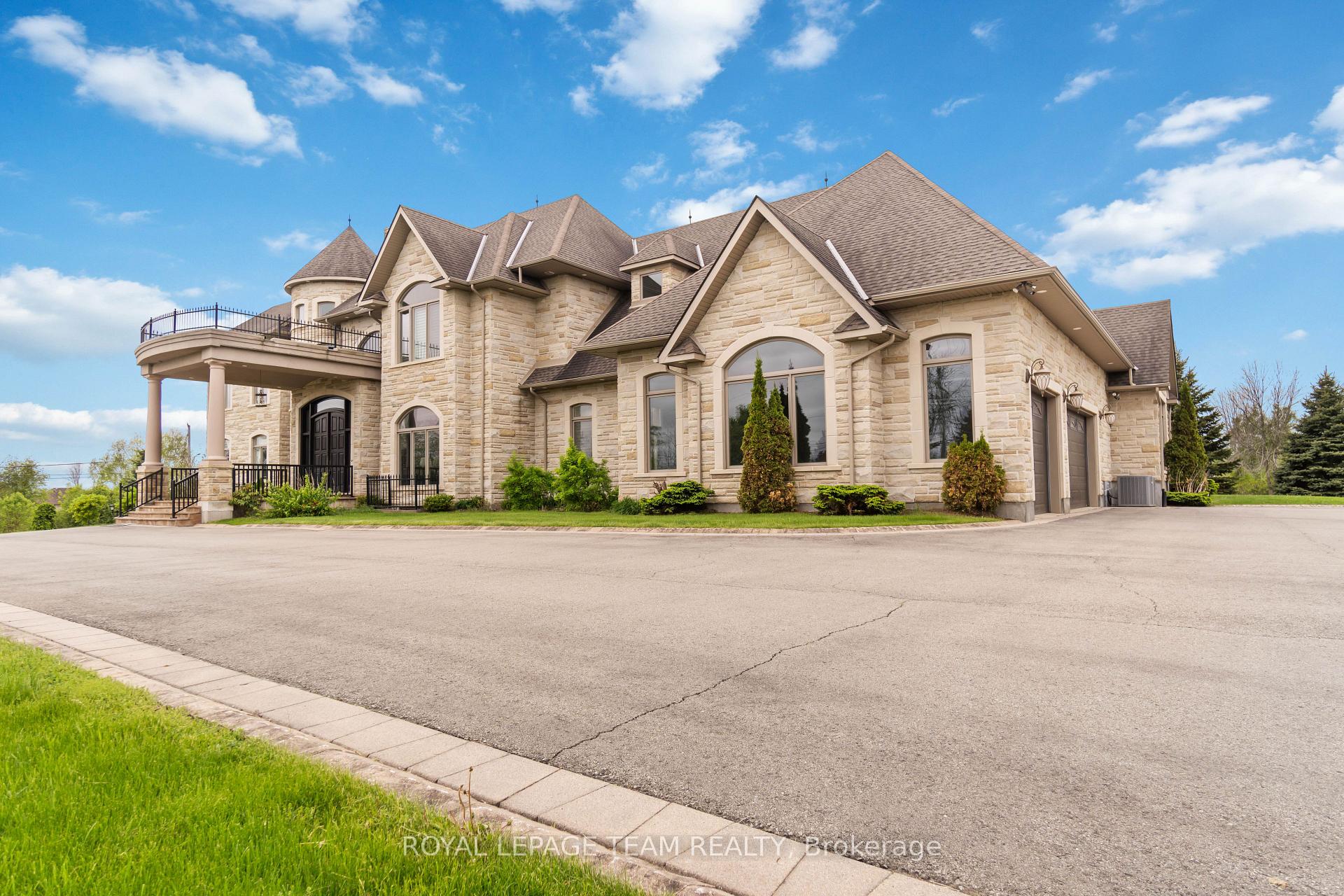 Photo 2 of 1114 Irace Drive, Augusta, Augusta Twp — HOMEH