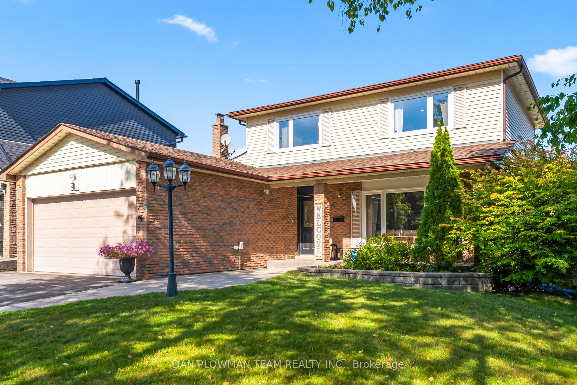 Photo 2 of 3 Hawkstone Crescent, Whitby, Blue Grass Meadows — HOMEH