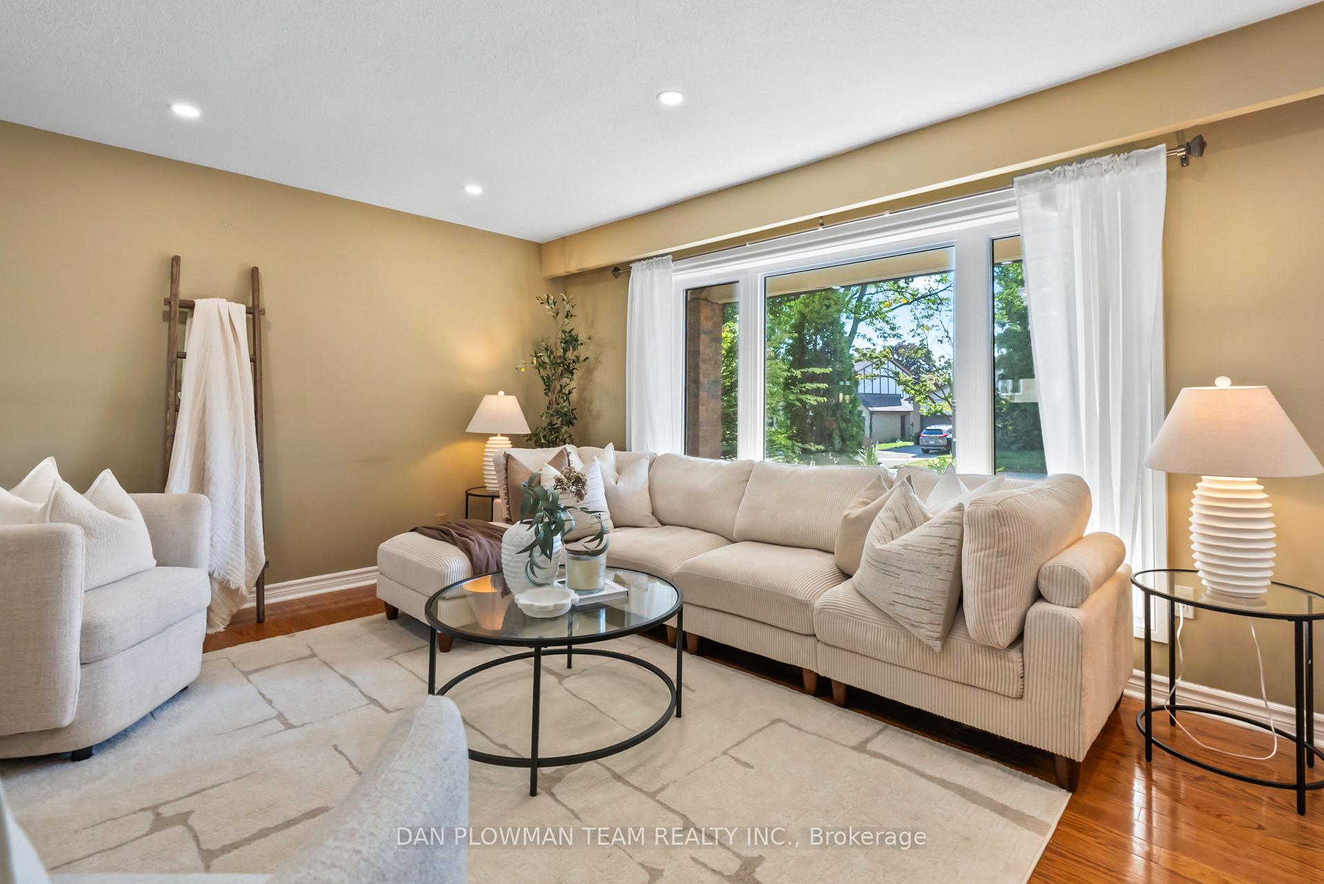 Photo 8 of 3 Hawkstone Crescent, Whitby, Blue Grass Meadows — HOMEH